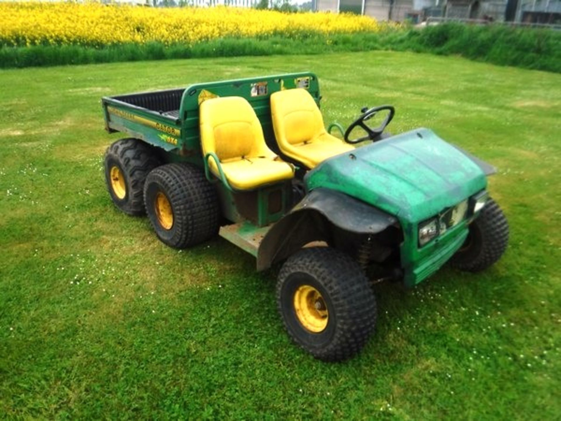 JOHN DEERE 6 x 4 diesel gator 3465hrs (not verified)