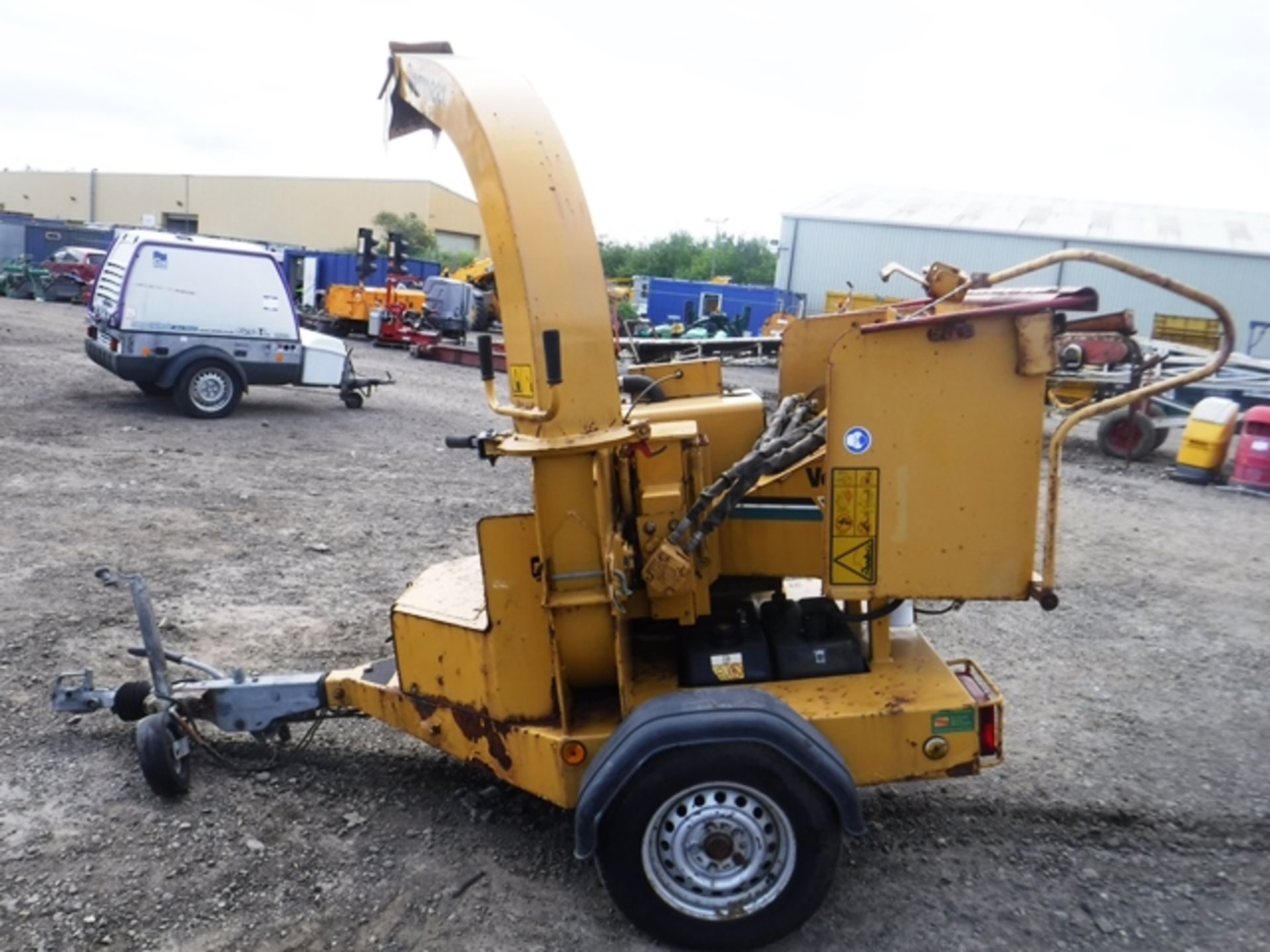 VERMEER BC625 ATI AUTO FEED II mobile wood chipper - s/n 1001035. 765hrs (not verified). 530 generat - Image 3 of 7