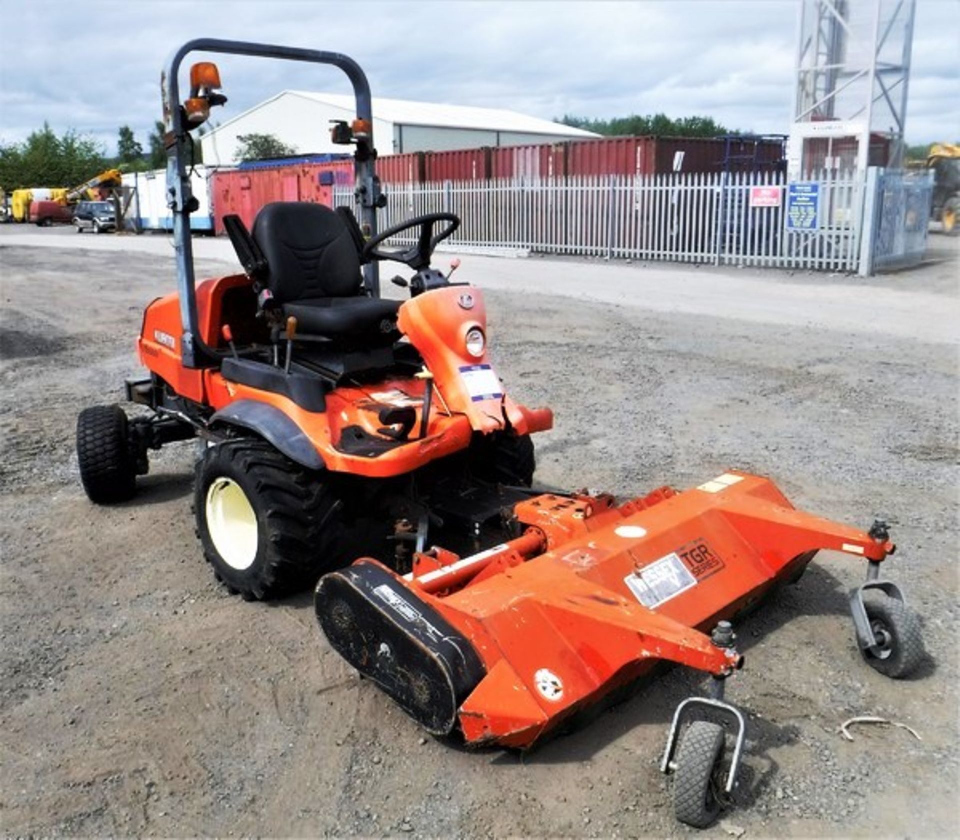 KUBOTA F2880 ride on mower. 2245hrs. Starts but does not drive. - Bild 11 aus 17