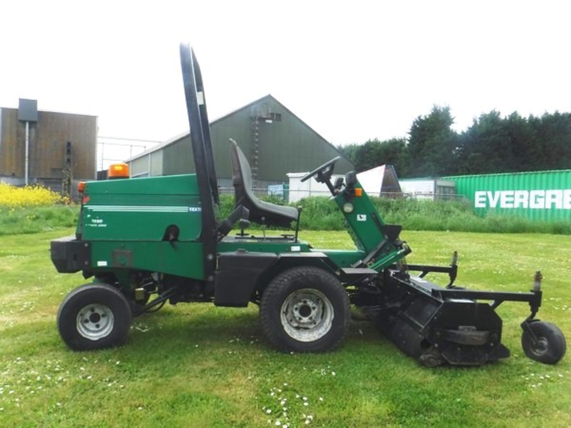 RANSOMES FRONT LINE 7280 ride on mower. Reg - Y106BSX. 4029hrs (not verified) - Image 8 of 13