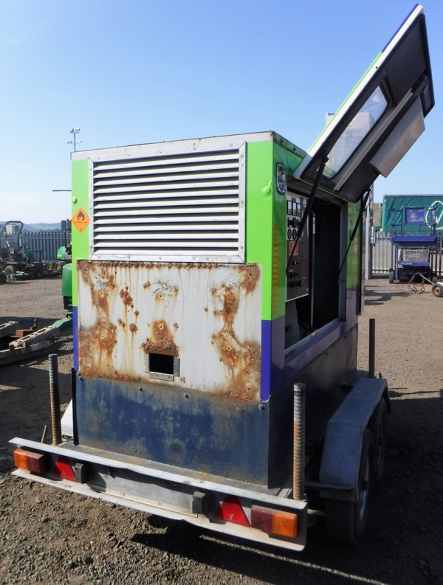2002 FG WILSON LCH P60P1 60KVA 3 phase generator on a twin axle trailer 14392hrs (not verified) s/n - Bild 4 aus 9