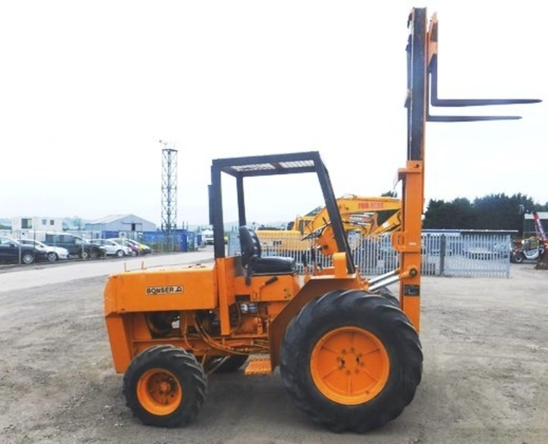 BONSER rough terrain forklift, 5236hrs (not verified) - Image 2 of 13