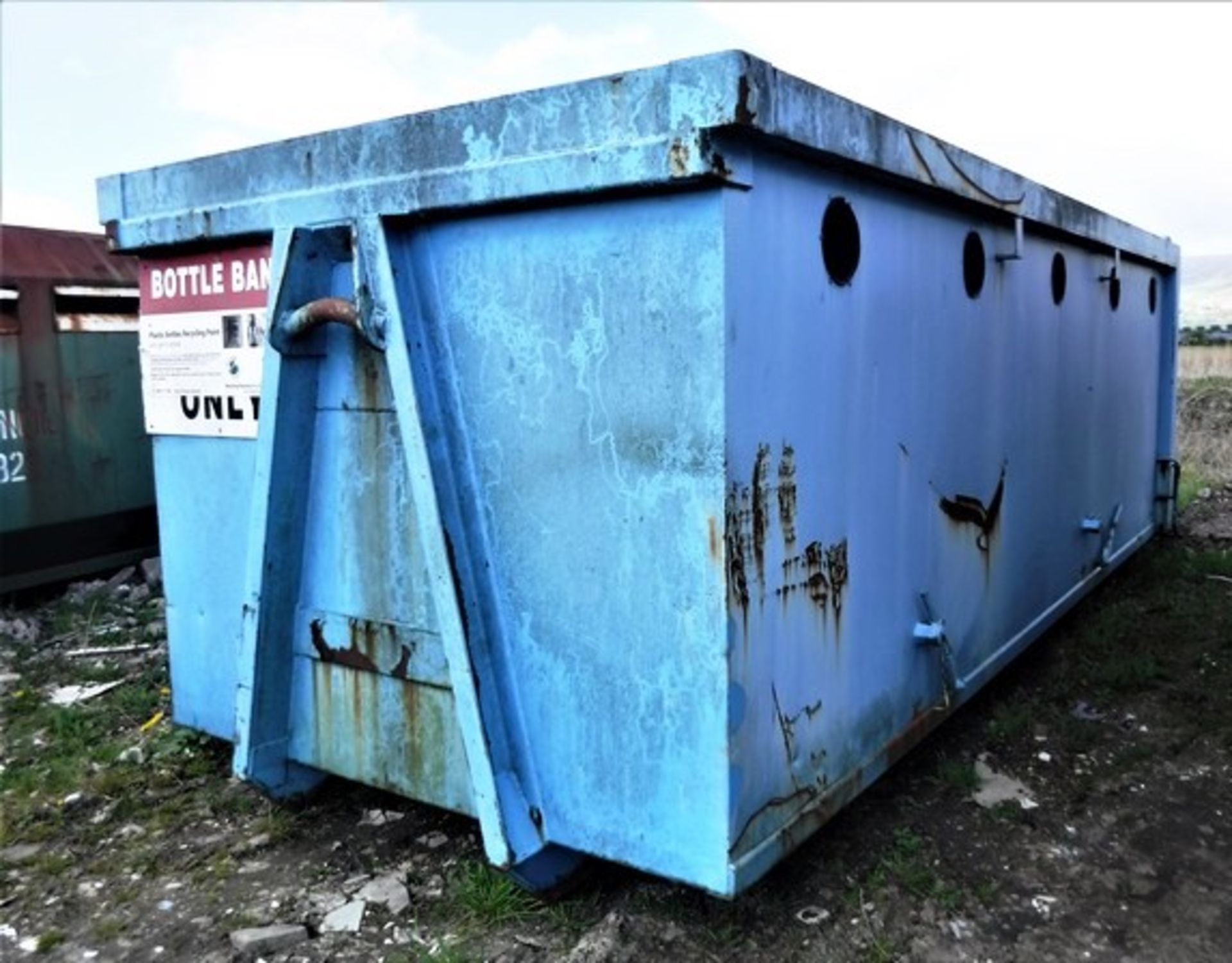 BOTTLE BANK SKIP UNIT fully enclosed. **To be sold from Errol auction site. Viewing and uplift from