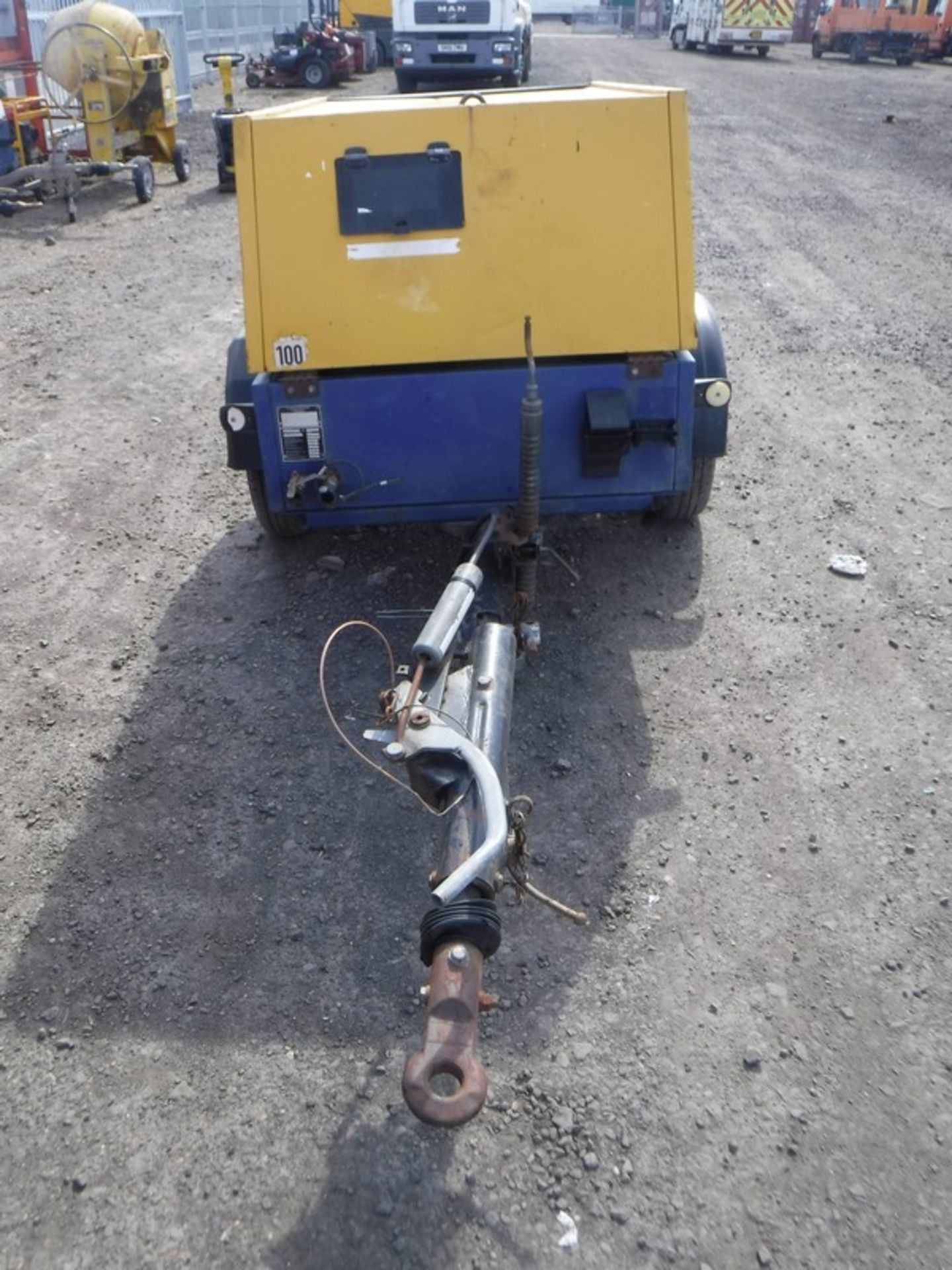 2002 COMPAIR DLT0404 2 tool compressor 2005hrs (not verified). - Image 2 of 5
