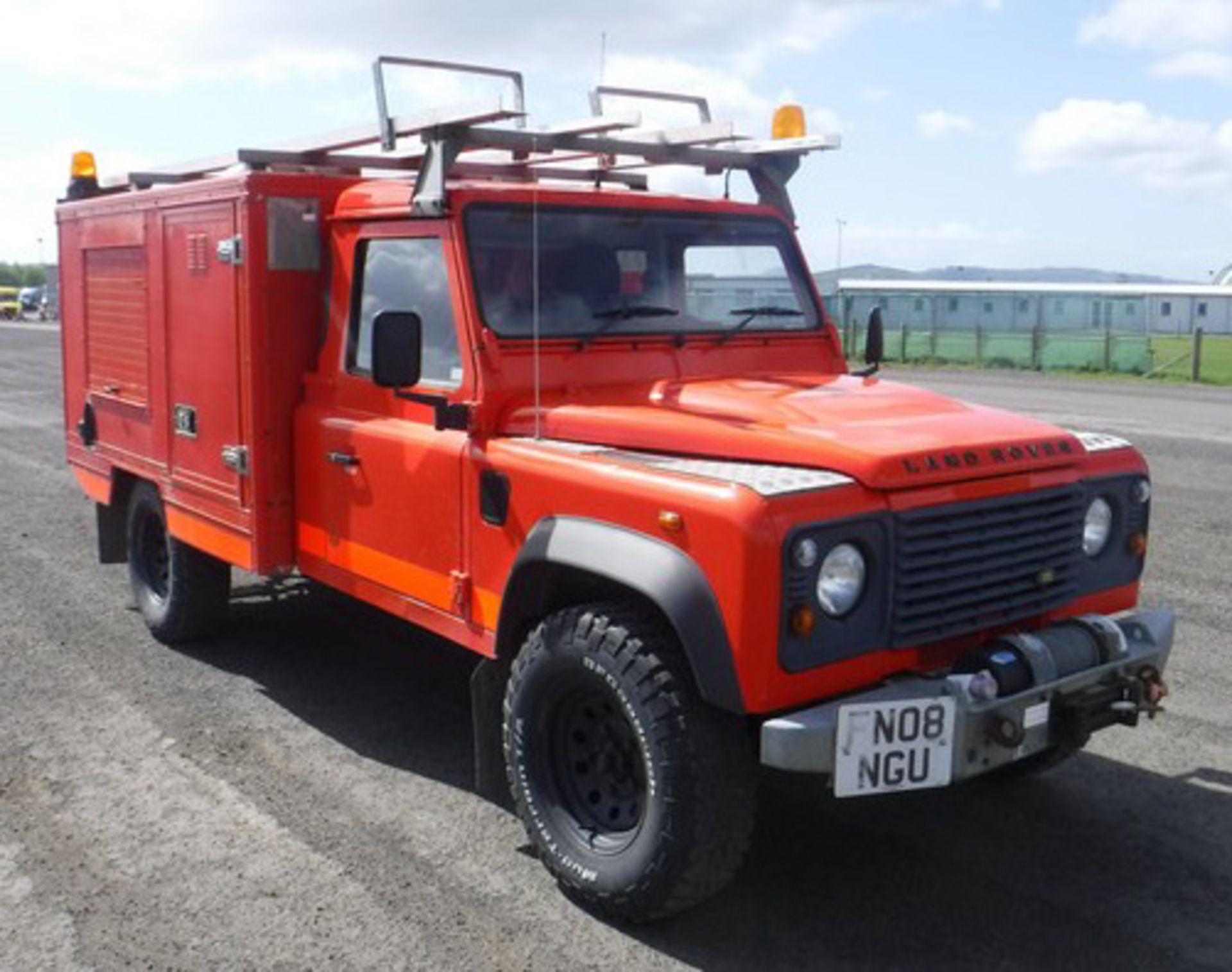 LAND ROVER DEFENDER 130 S/C - 2402cc - Image 20 of 26