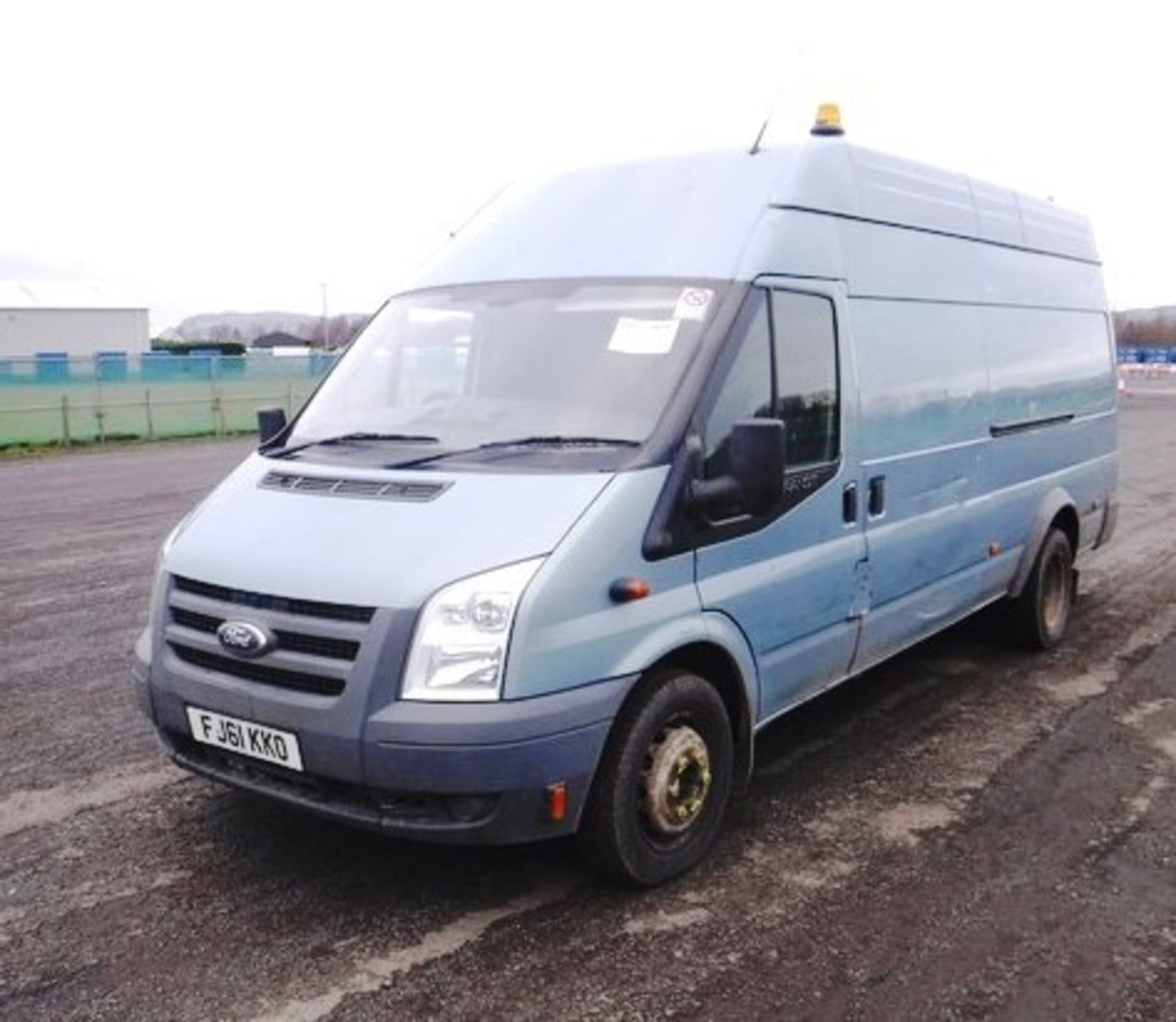 FORD MODEL TRANSIT 115 T460 RWD - 2402cc