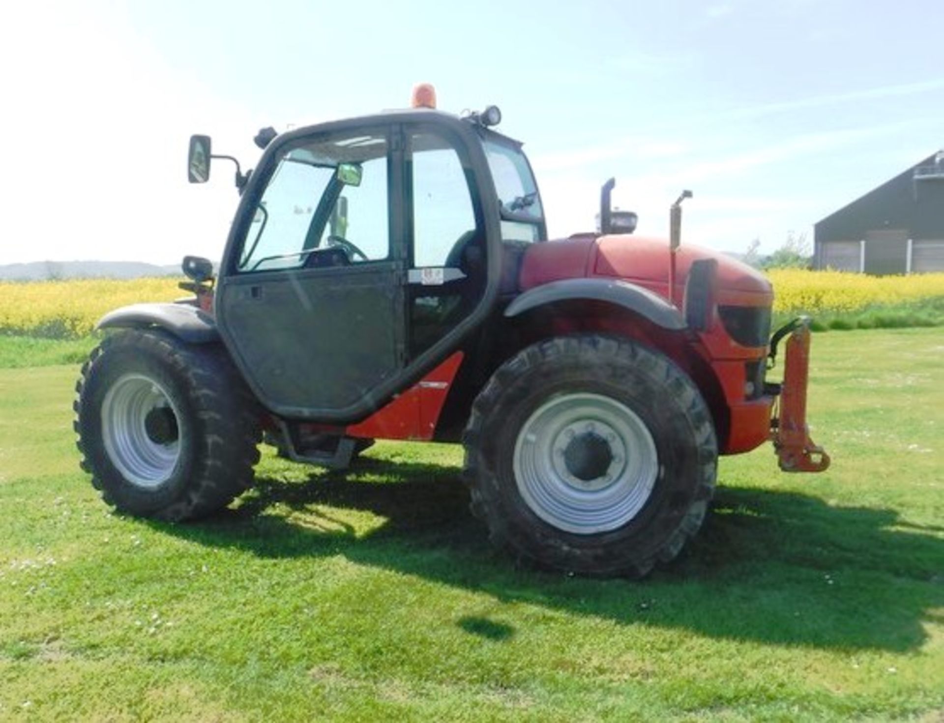 2011 MANITOU MLT627 TURBO. Air con. Solid filled tyres. Reg No SP60 ECW. 4798hrs (not verified) - Bild 18 aus 18