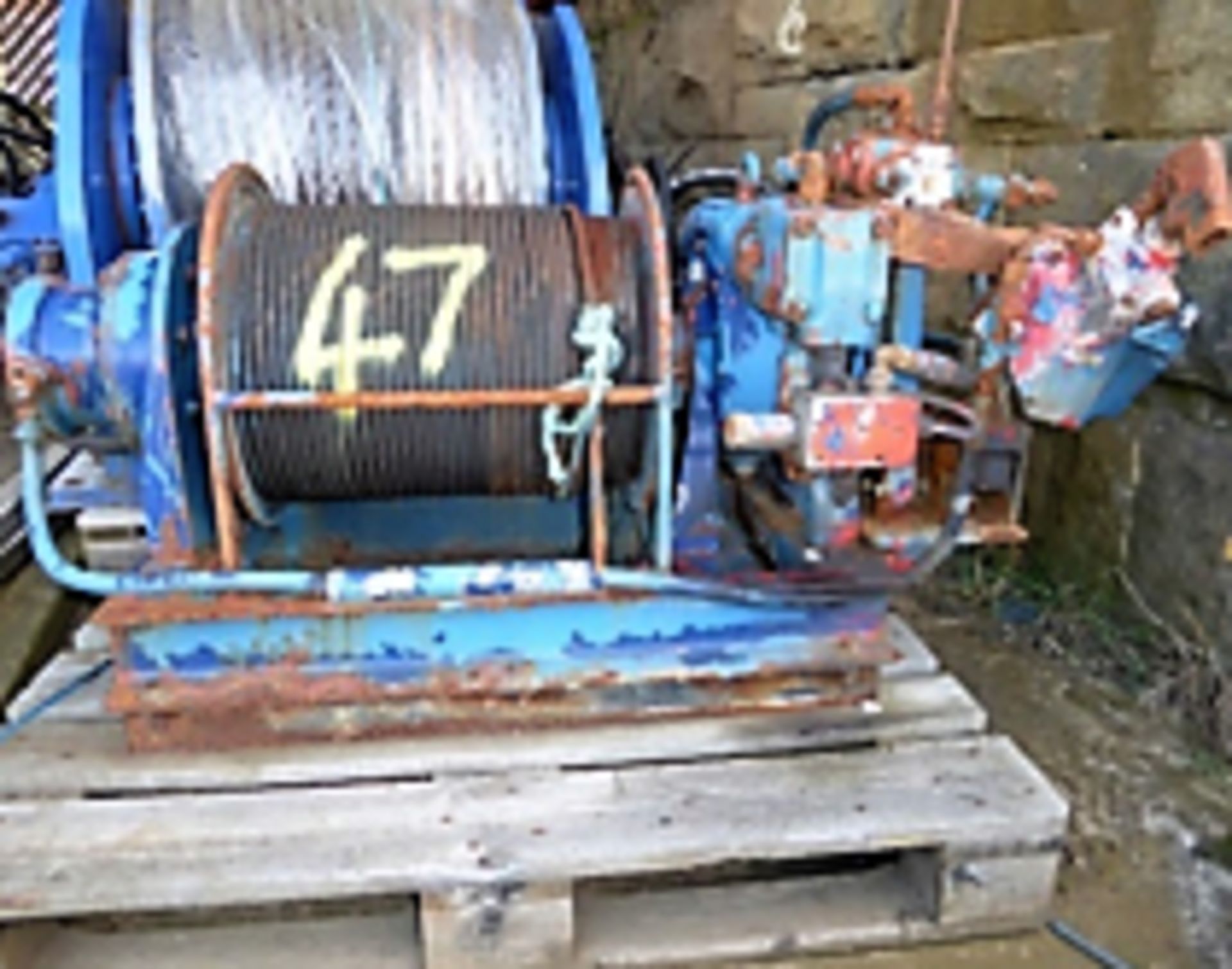 NIMM hydraulic man riding winch -SWL - 500kg, Reasonable condition. Location - North Yard (top road)