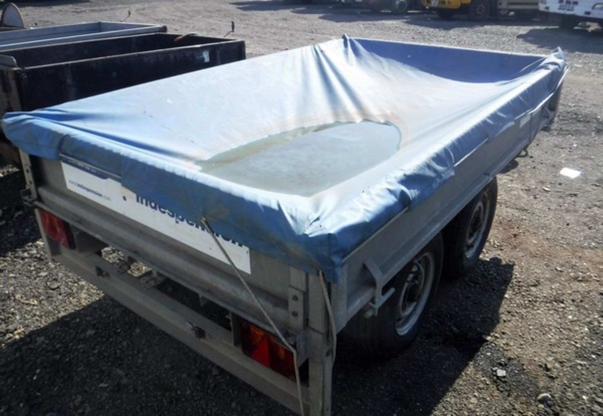 INDESPENSION trailer. S/N 070086. Twin axle 8ft x 5ft, drop tailgate with cover. Asset no 758-4029. - Image 2 of 6