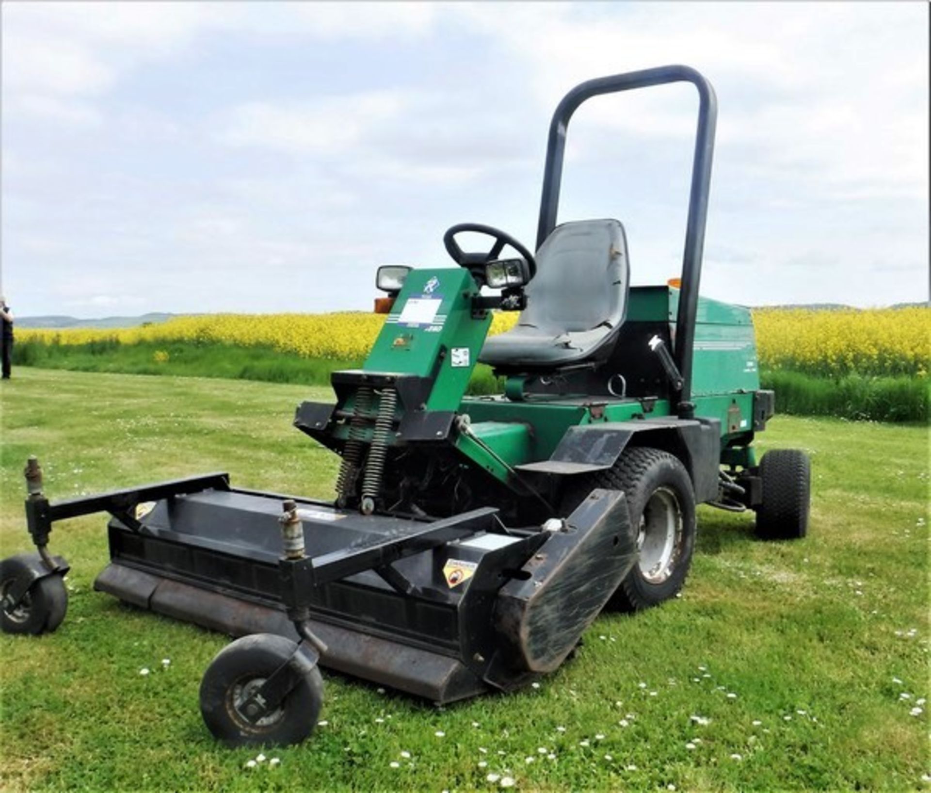 RANSOMES FRONT LINE 7280 ride on mower. Reg - Y106BSX. 4029hrs (not verified)