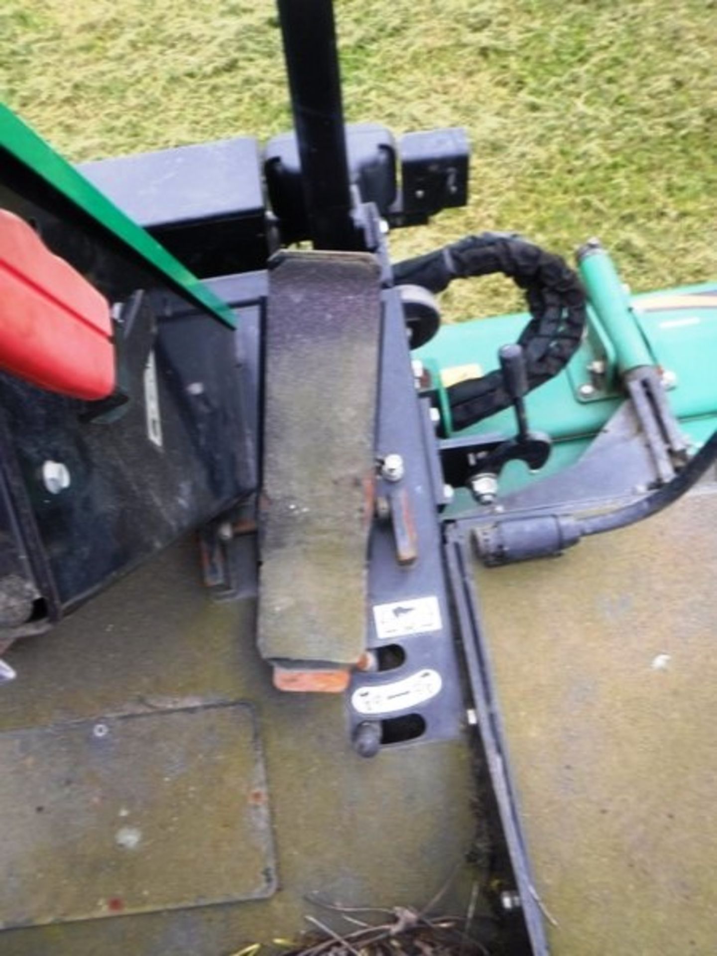 2012 RANSOMES HIGHWAY triple deck mower - s/n CU000986 . Reg No. SF12 EEM. 810hrs (not verified). - Image 4 of 15