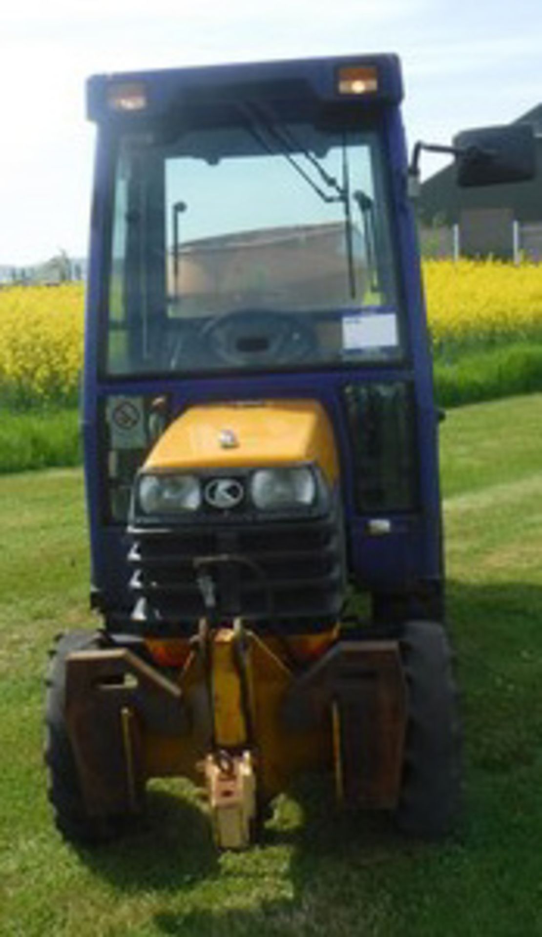 2007 KUBOTA B2400 Mini Tractor s/n B2410D32414 c/w footpath gritter, plough & salt hopper, . Reg no - Bild 13 aus 19