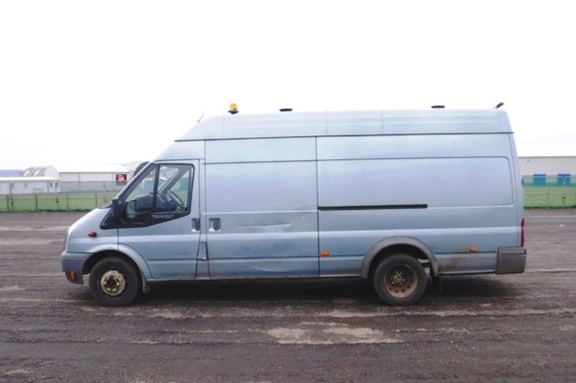 FORD MODEL TRANSIT 115 T460 RWD - 2402cc - Image 11 of 12