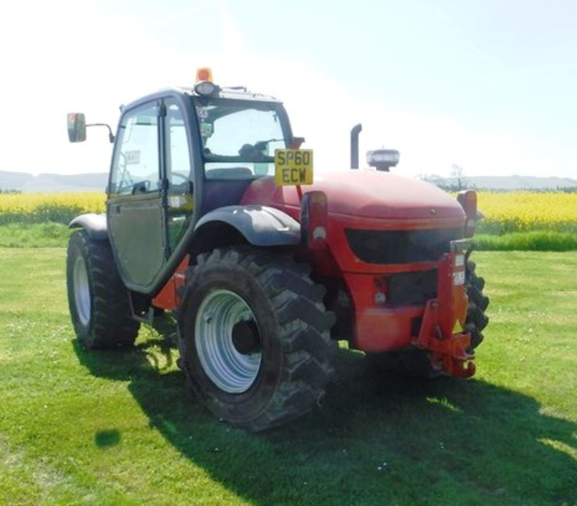 2011 MANITOU MLT627 TURBO. Air con. Solid filled tyres. Reg No SP60 ECW. 4798hrs (not verified) - Image 17 of 18
