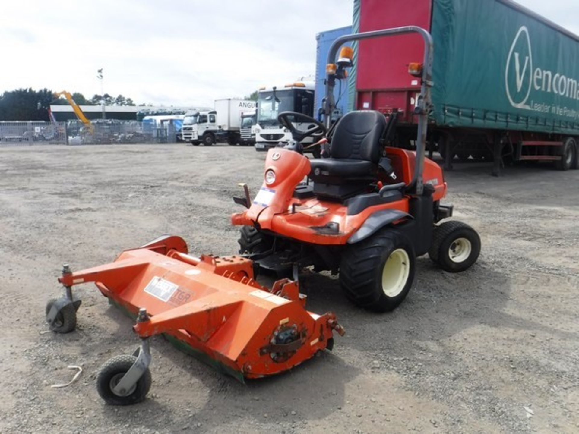 KUBOTA F2880 ride on mower. 2245hrs. Starts but does not drive.