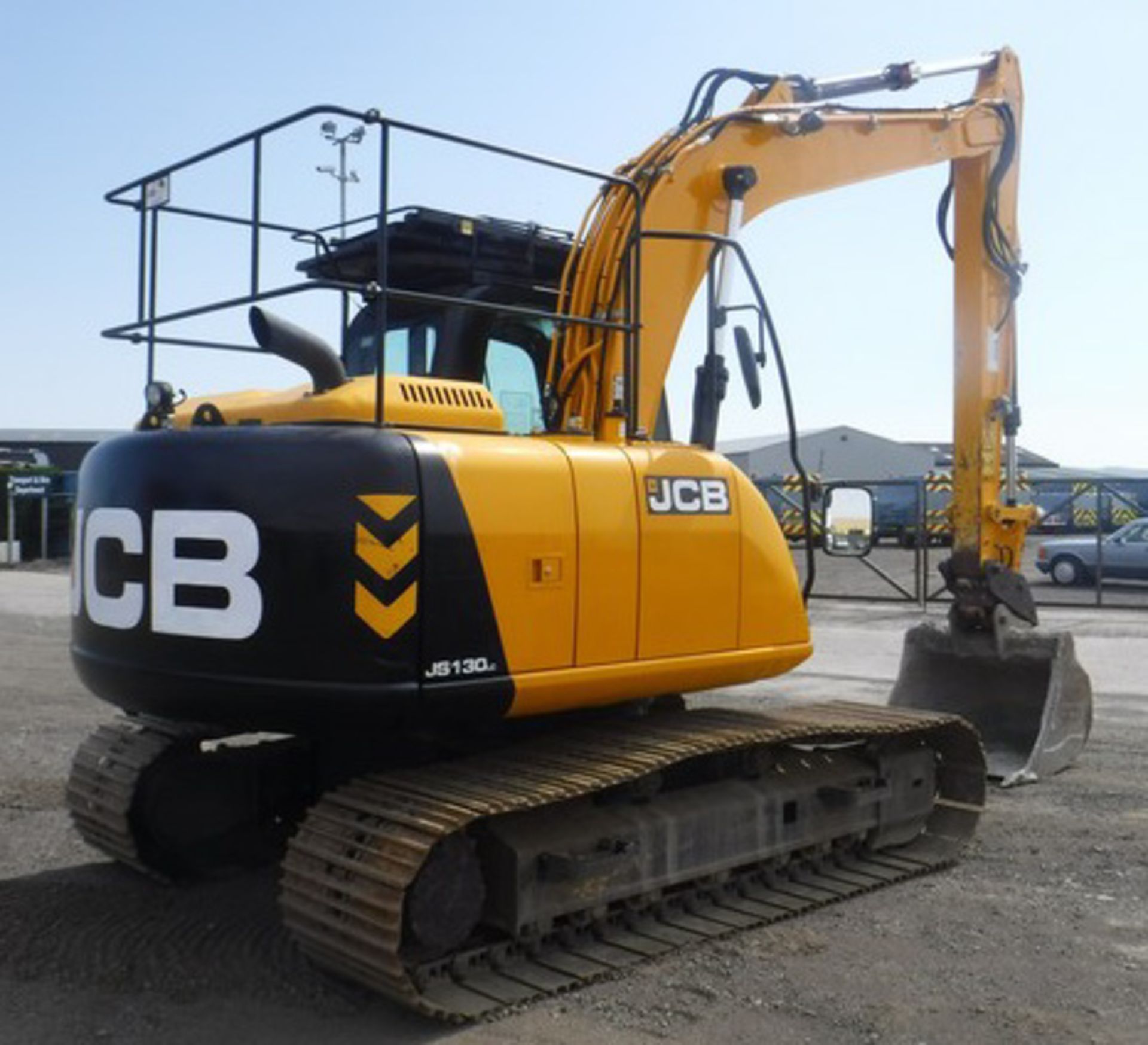 2014 JCB JS130LC S/N 2134601.c/w 1 bucket, hammer lines, hydraulic q/hitch, 700m pads, cab guards 56 - Bild 17 aus 21