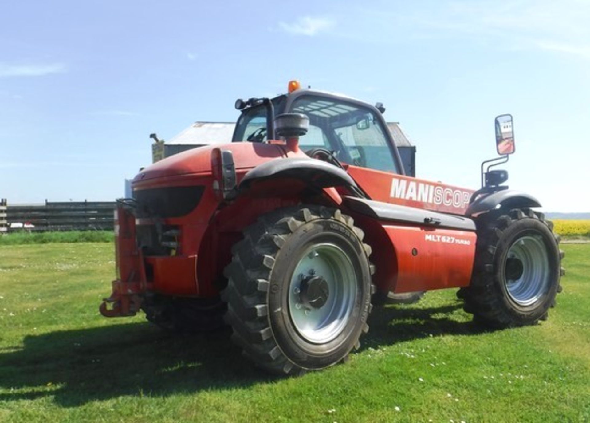 2011 MANITOU MLT627 TURBO. Air con. Solid filled tyres. Reg No SP60 ECW. 4798hrs (not verified) - Bild 15 aus 18
