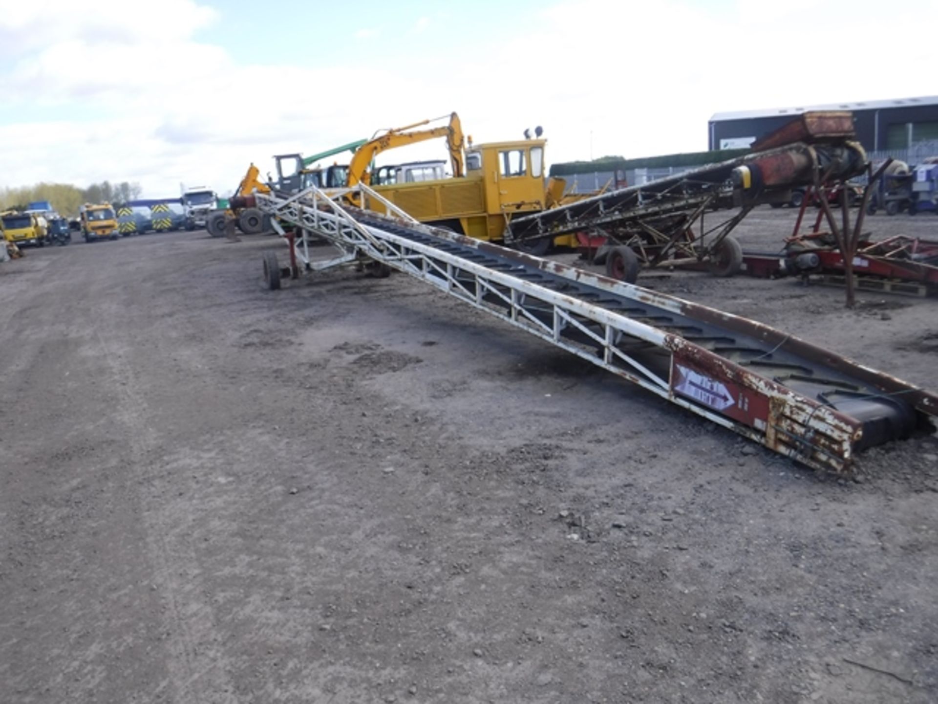 SWIFT LIFT EURO 200X 19M POTATO ELAVATOR CONVEYOR, 3 PHASE ELECTRIC DRIVE, DIRECTIONAL EXTENSION PIE