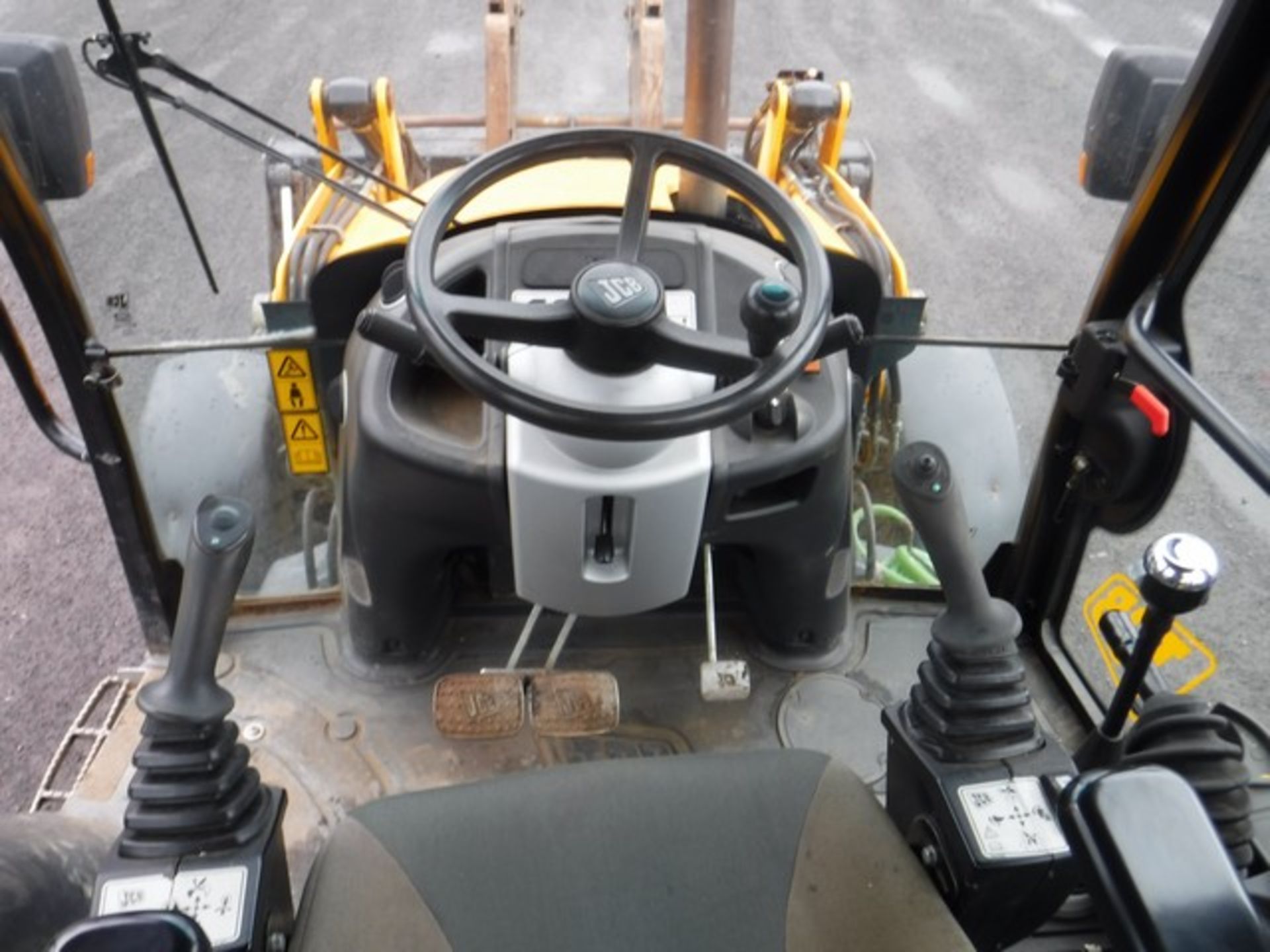 2010 JCB 3CX BACKHOE C/W 1 BUCKET. REG NO SF10 FLX. SN1706751. 5943 HRS (NOT VERIFIED). DOCUMENTS IN - Image 8 of 17