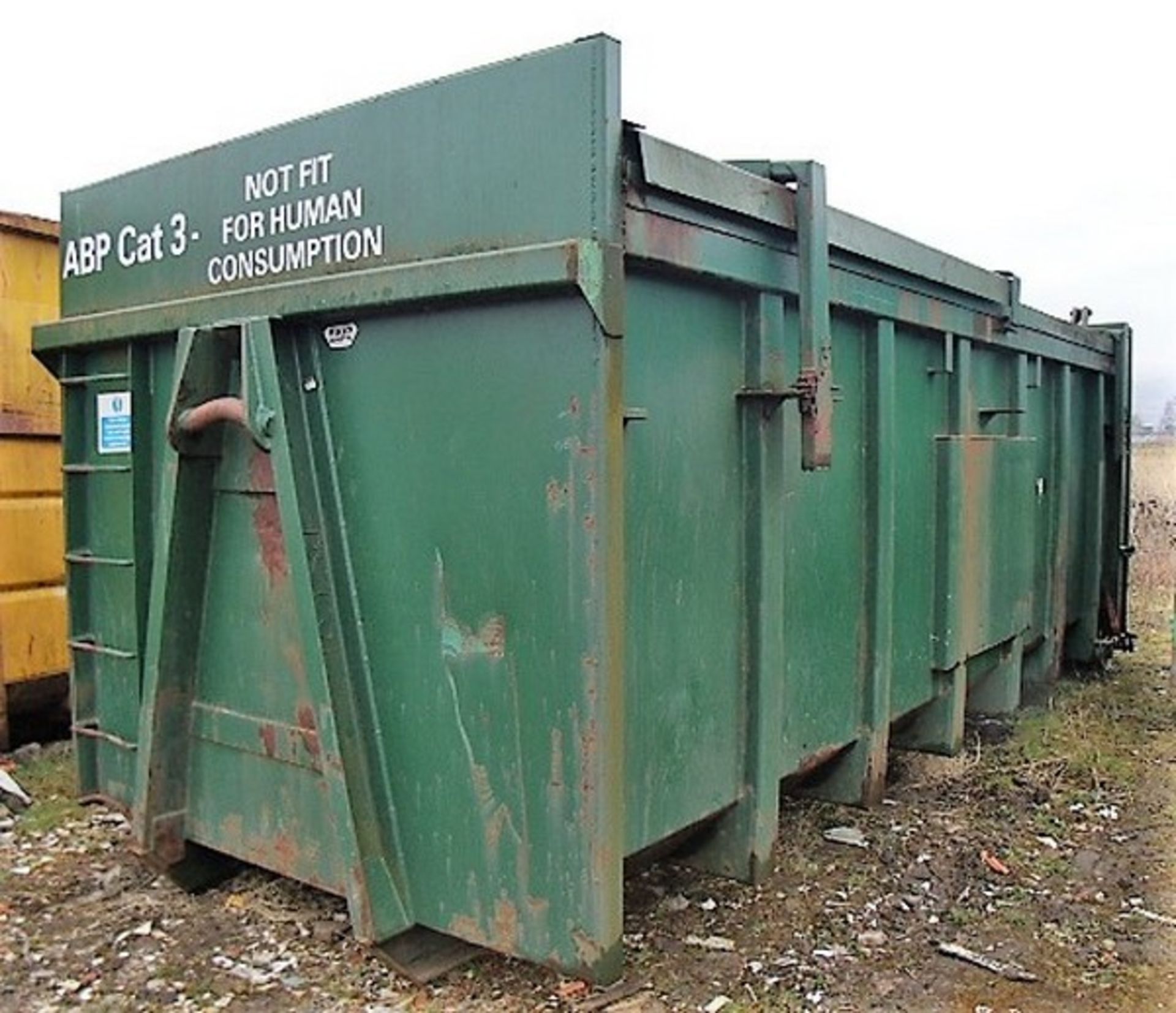FOOD WASTE SKIP C/W ENCLOSED TOP. MANUFACTURED BY C F BOOTH. SOLD FROM ERROL AUCTION SITE. VIEWING A