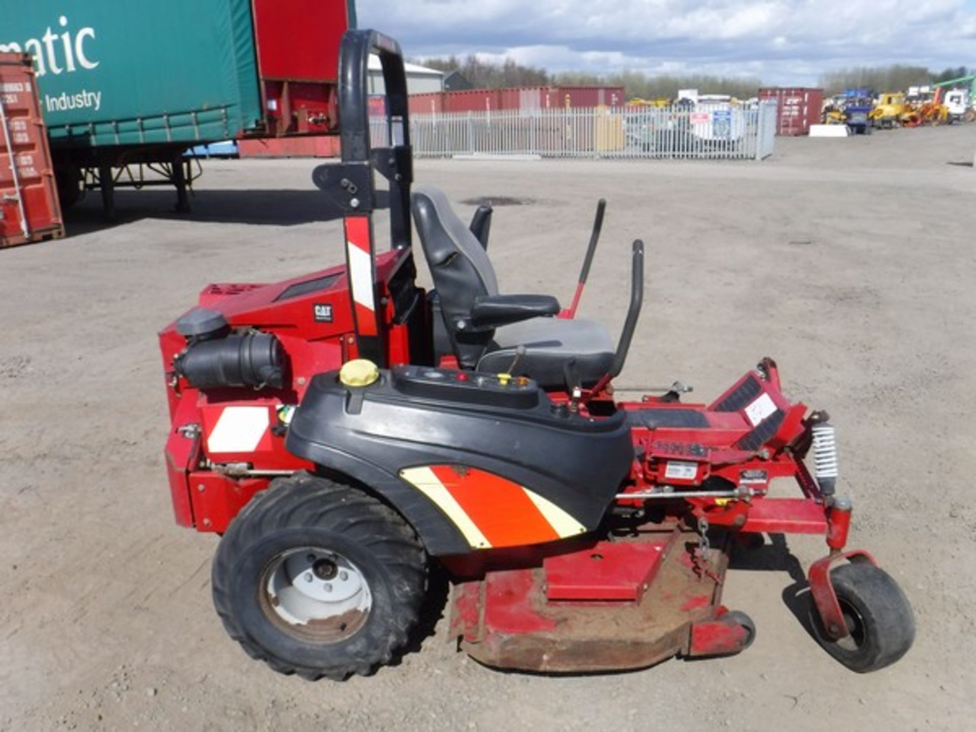 FERRIS DIESEL ZERO TURN MOWER, 756 HOURS RECORDED, 45002 CAT DIESEL ENGINE - Image 3 of 7