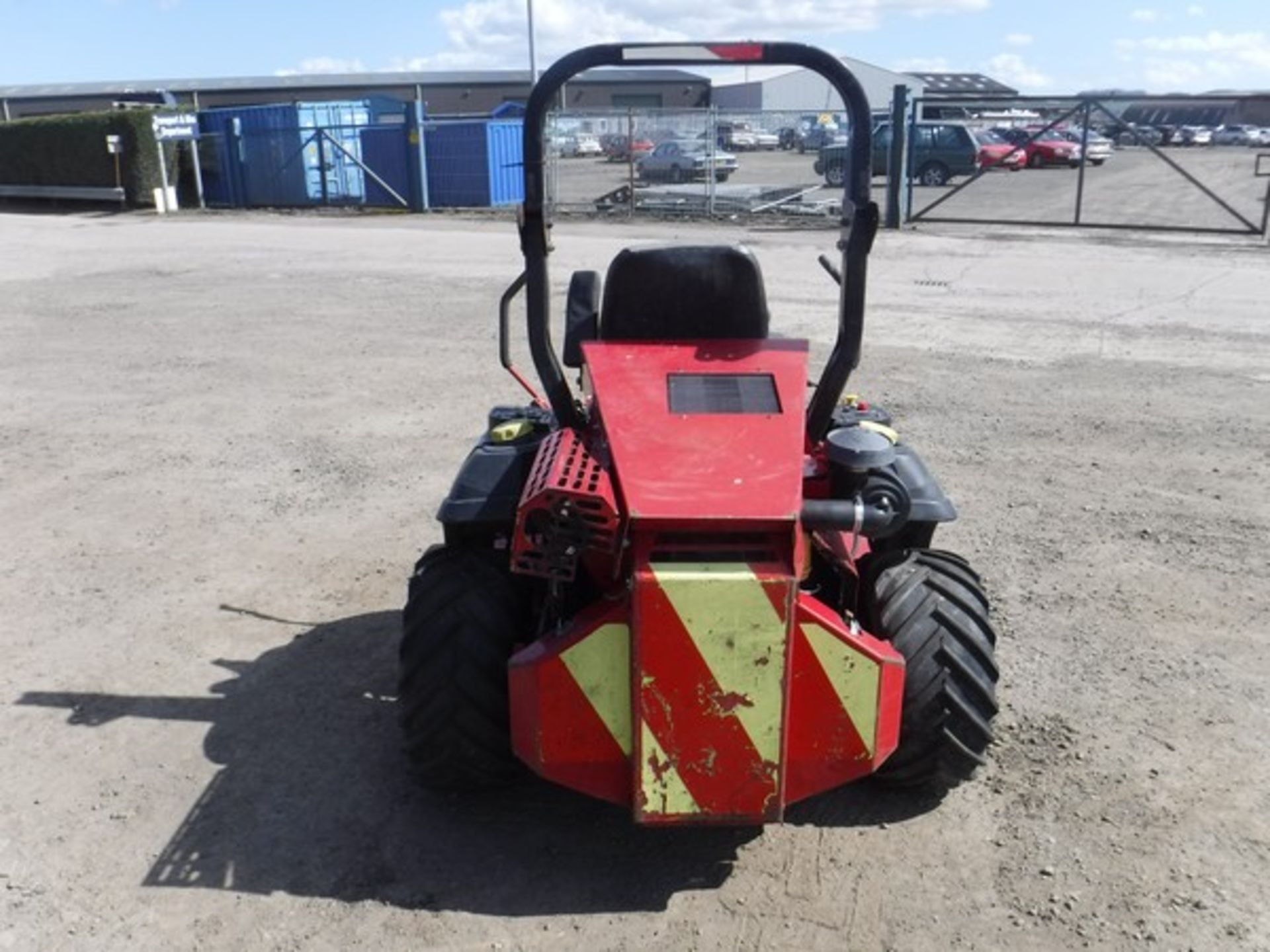 FERRIS DIESEL ZERO TURN MOWER, 756 HOURS RECORDED, 45002 CAT DIESEL ENGINE - Image 4 of 7