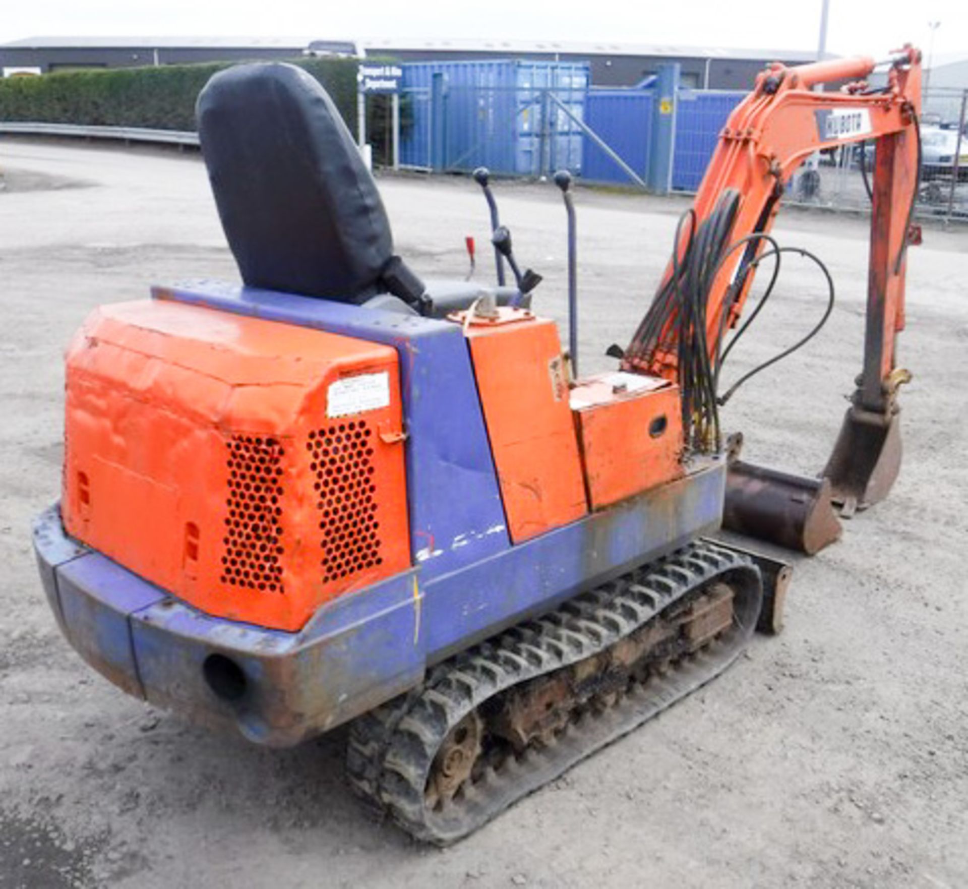 KUBOTA MINI DIGGER C/W 3 BUCKETS - Image 7 of 11