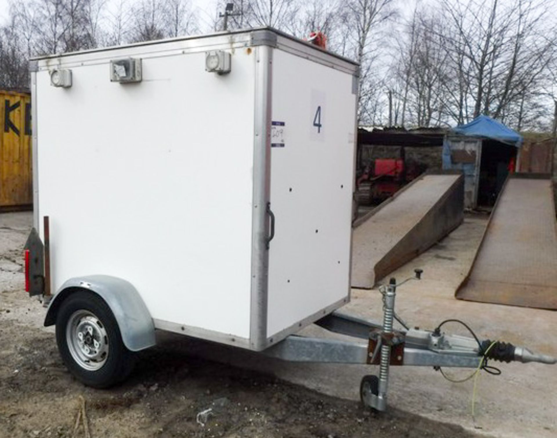 INDESPENSION TOW A VAN BOX TRAILER, 5' X 4' X 5', FITTED WITH SECURITY CABINET INSIDE (NO KEYS), ASS