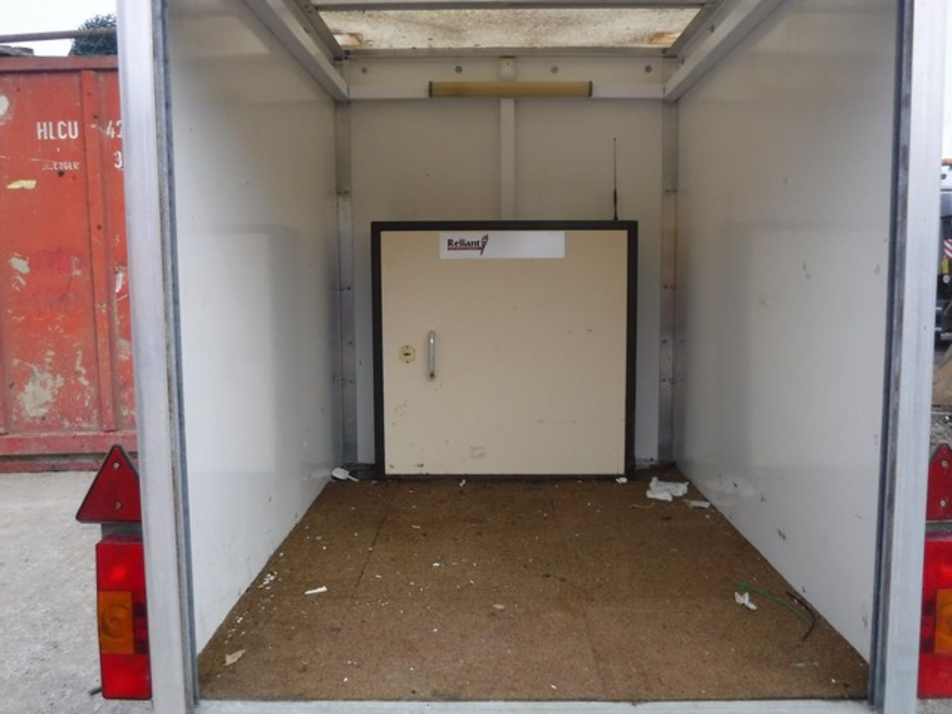 INDESPENSION TOW A VAN BOX TRAILER, 5' X 4' X 5', FITTED WITH SECURITY CABINET INSIDE (NO KEYS), ASS - Image 4 of 8