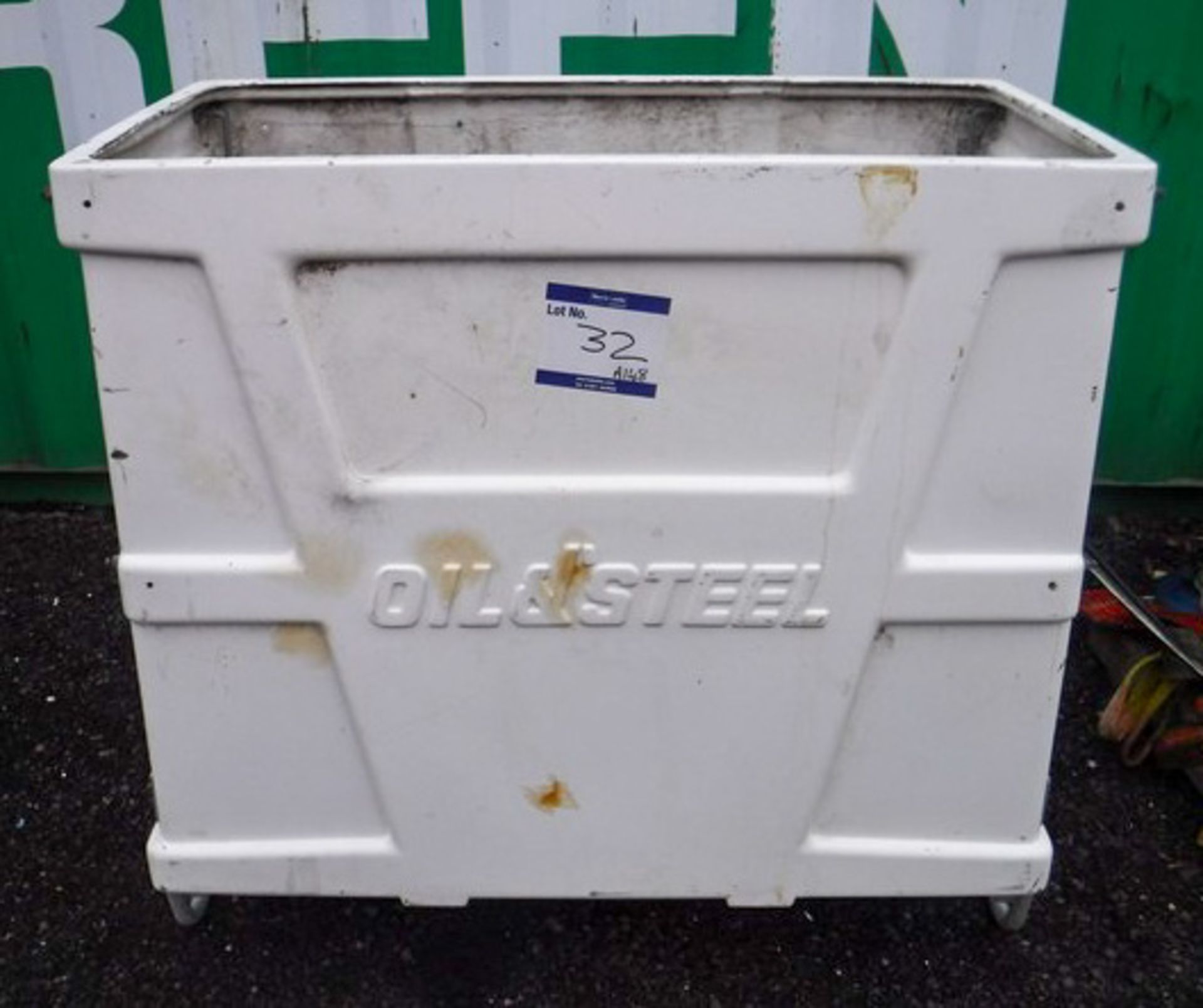 OIL & STEEL LIFT BASKET