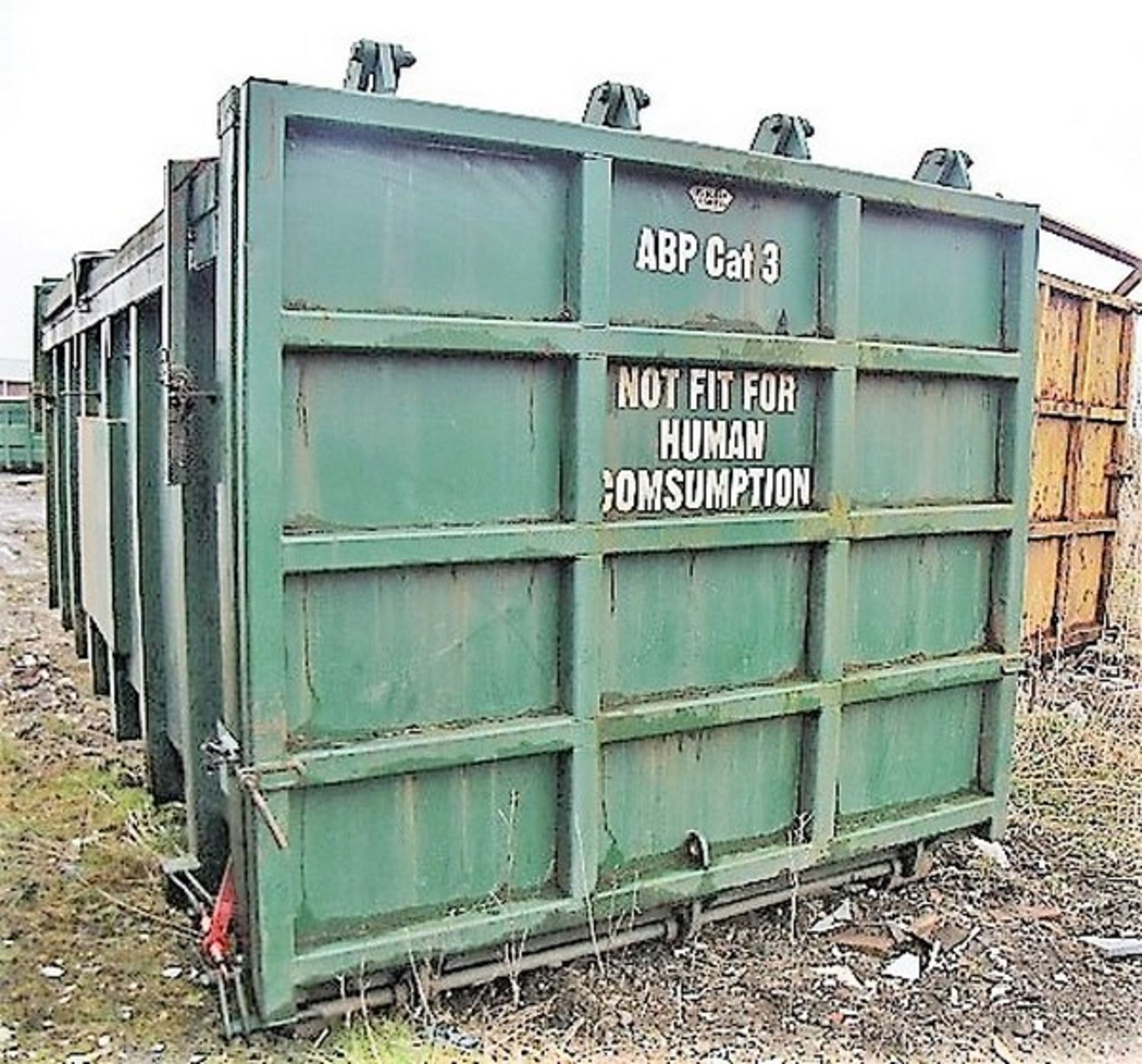 FOOD WASTE SKIP C/W ENCLOSED TOP. MANUFACTURED BY C F BOOTH. SOLD FROM ERROL AUCTION SITE. VIEWING A - Image 4 of 4