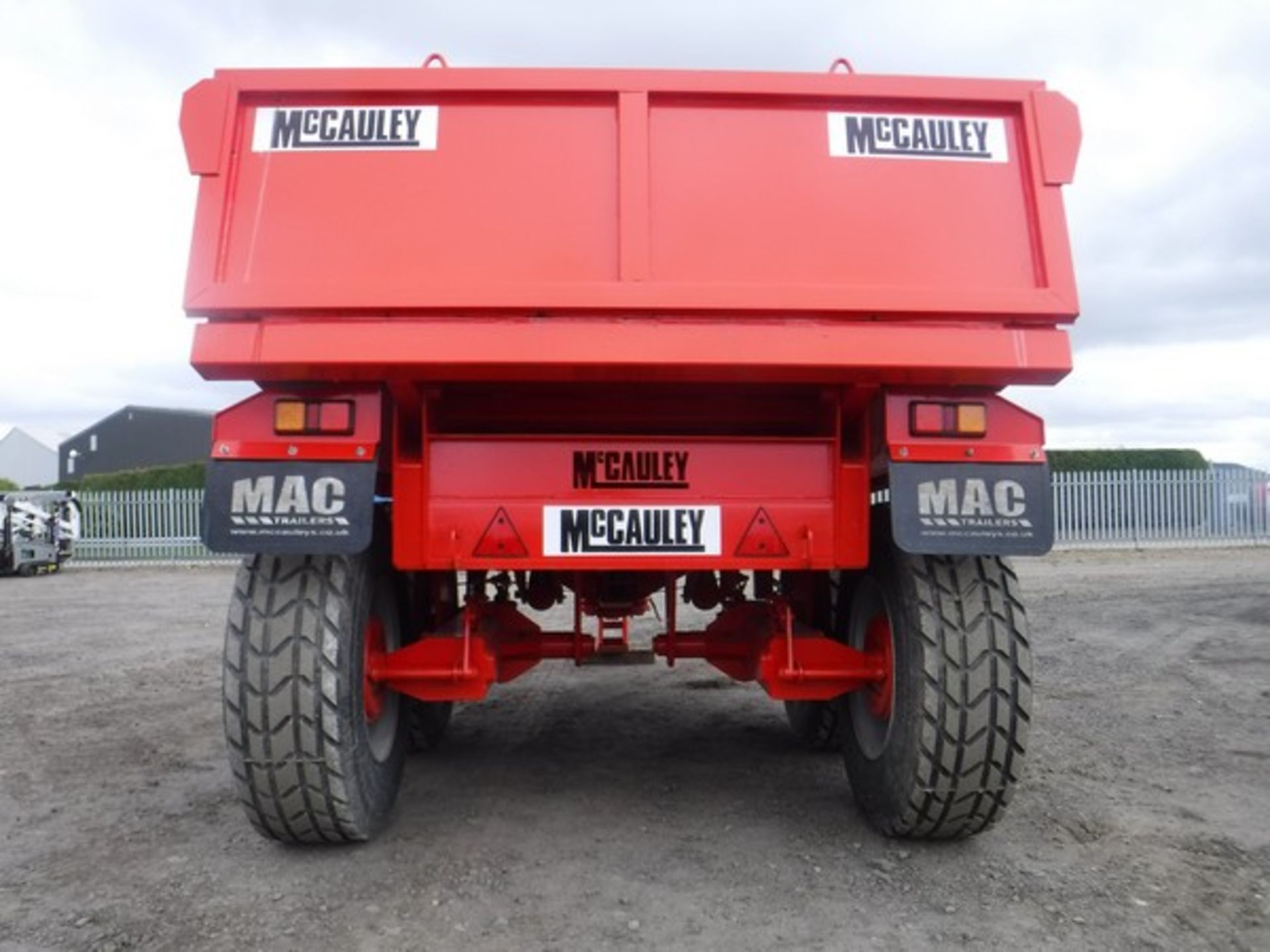 2016 MCCAULEY 14 TON DUMP TRAILER, S/N GT118330 NO DOCS IN OFFICE - Image 3 of 5