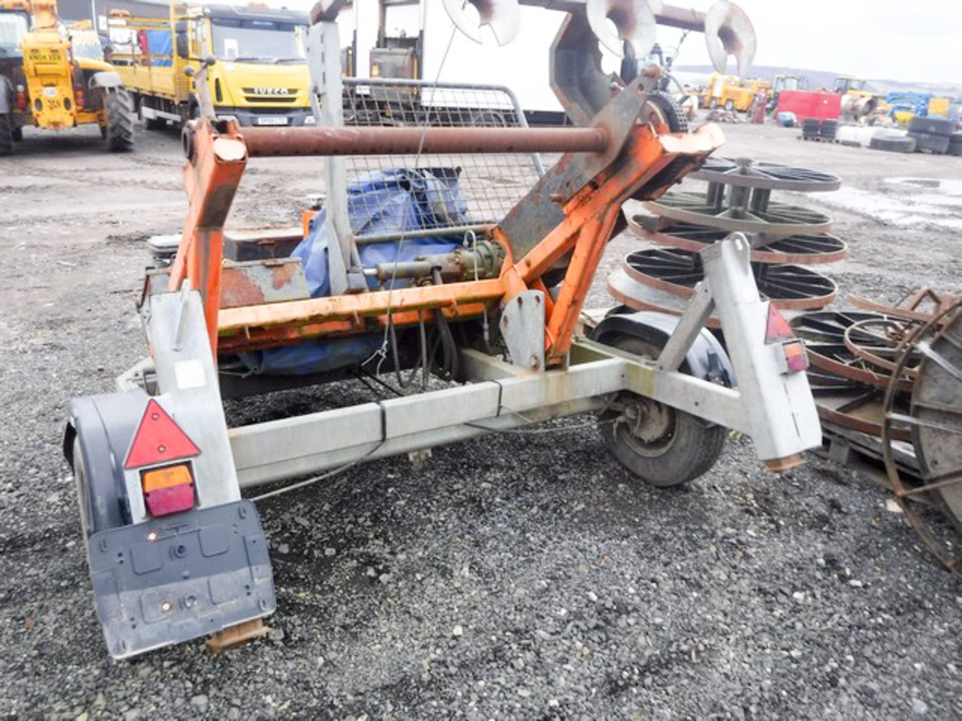 CLYDESDALE CABLE WINCH TRAILER WITH PALLETS OF REELS, S/N 224006080, ASSET NO 747-6016 - Image 4 of 10