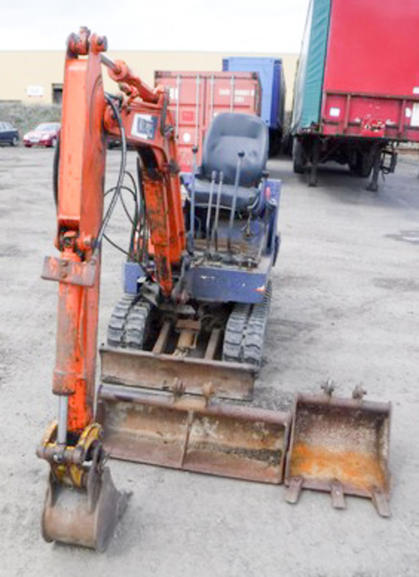 KUBOTA MINI DIGGER C/W 3 BUCKETS - Image 4 of 11