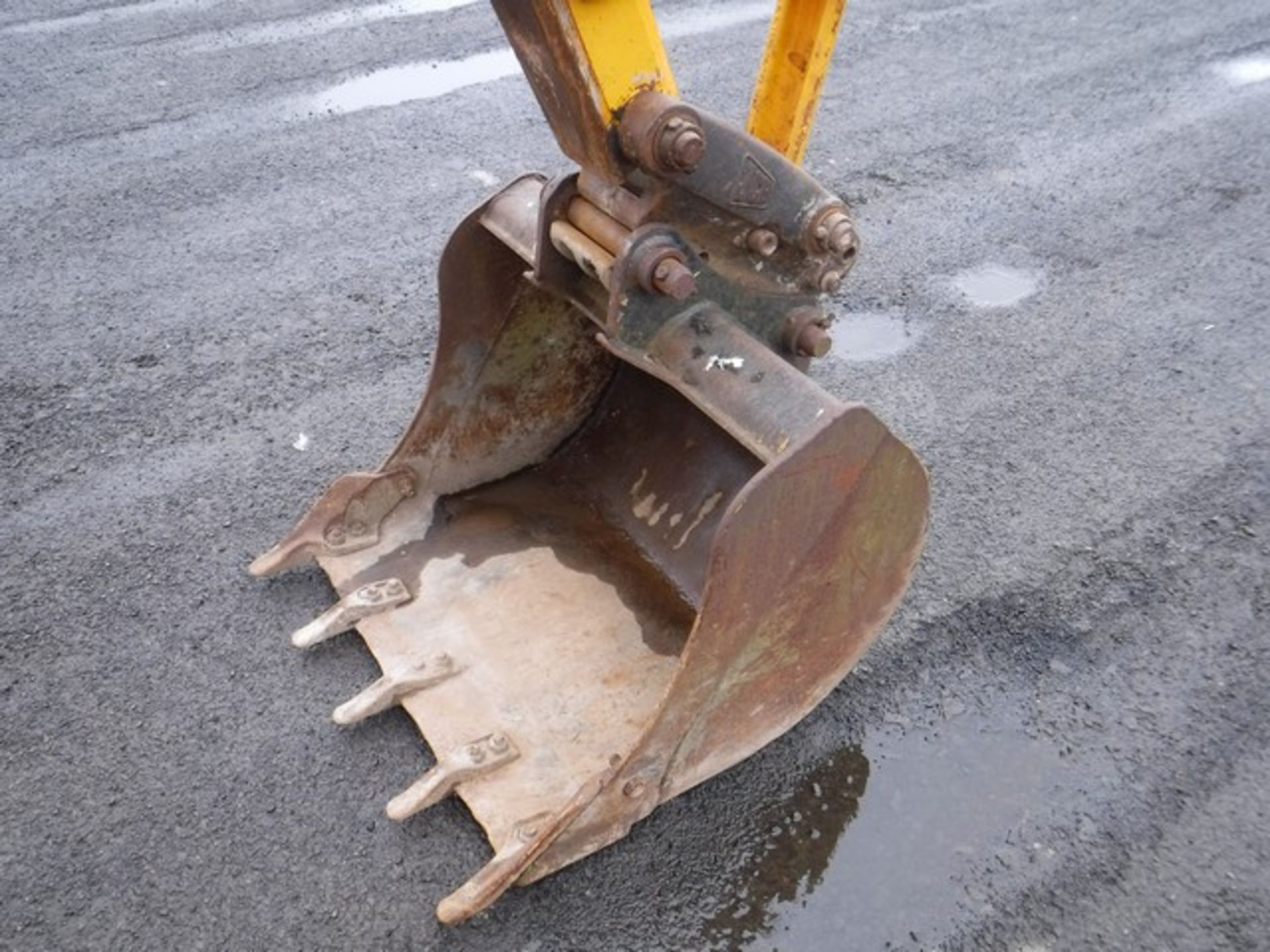 2010 JCB 3CX BACKHOE C/W 1 BUCKET. REG NO SF10 FLX. SN1706751. 5943 HRS (NOT VERIFIED). DOCUMENTS IN - Image 3 of 17