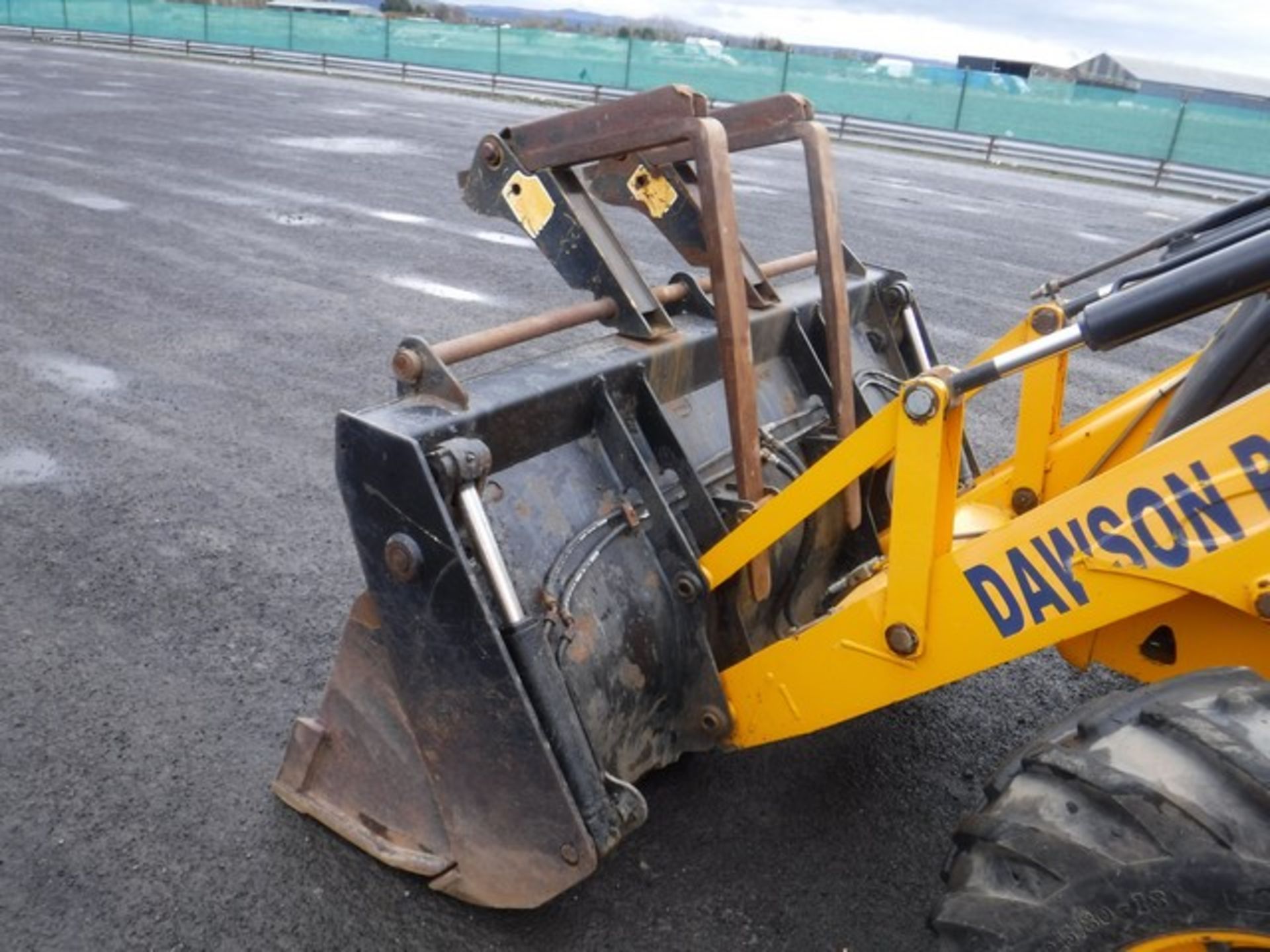 2010 JCB 3CX BACKHOE C/W 1 BUCKET. REG NO SF10 FLX. SN1706751. 5943 HRS (NOT VERIFIED). DOCUMENTS IN - Bild 4 aus 17