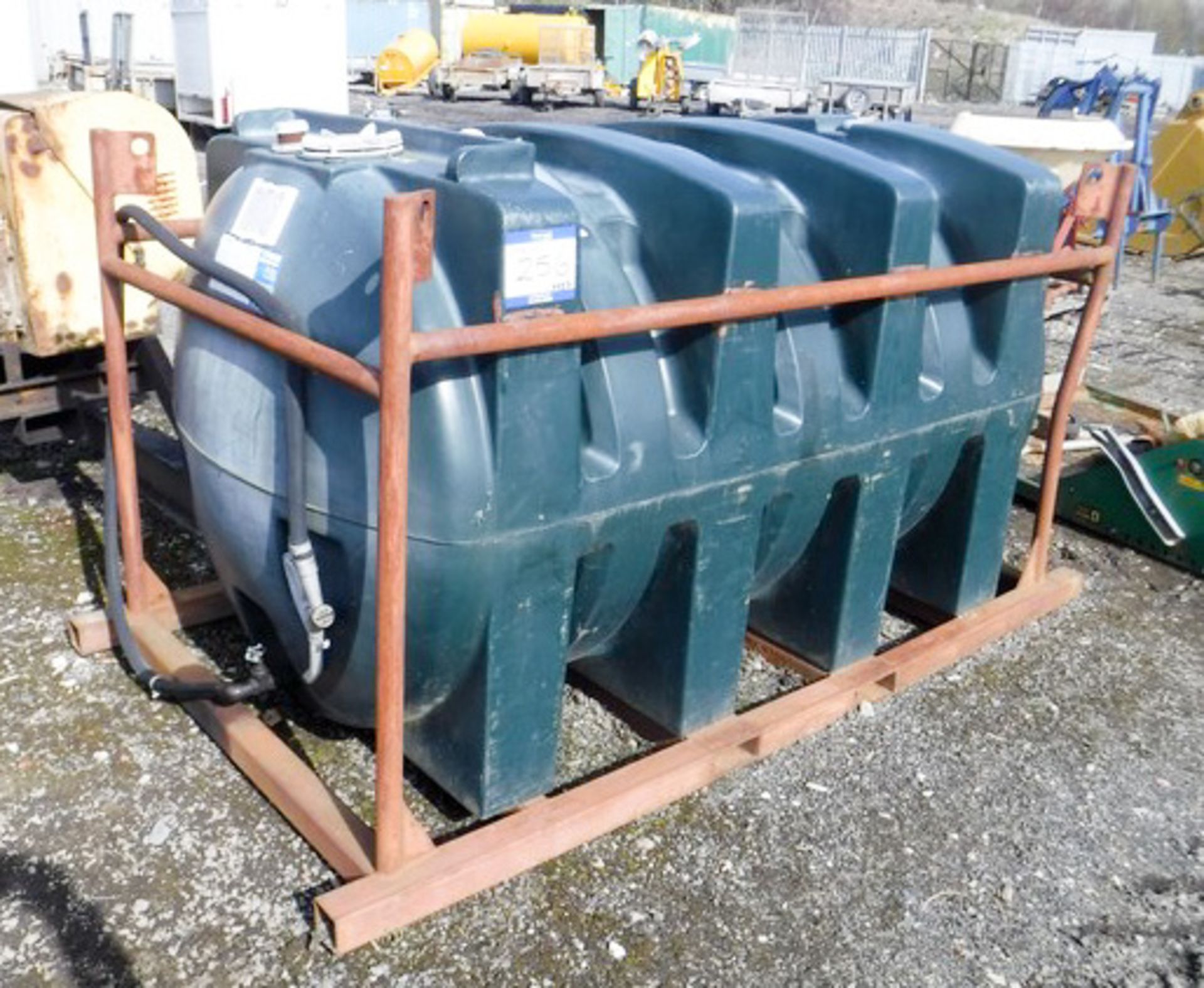 TITAN PH2500 BUNDED FUEL TANK IN STEEL FRAME, WITH LIFTING POCKETS