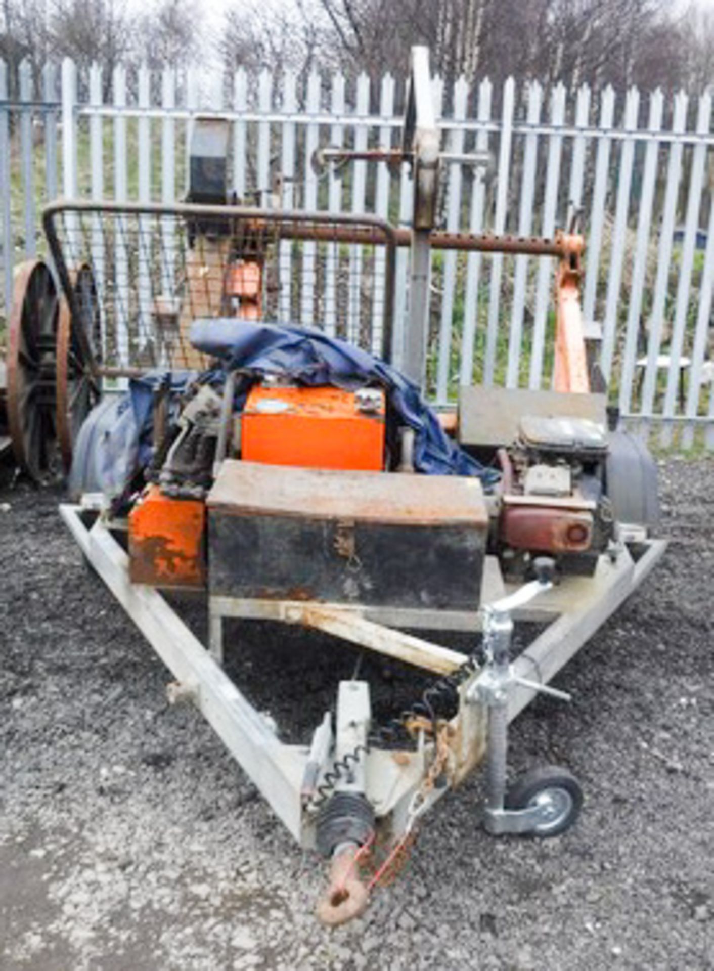 CLYDESDALE CABLE WINCH TRAILER WITH PALLETS OF REELS, S/N 224006080, ASSET NO 747-6016 - Image 3 of 10