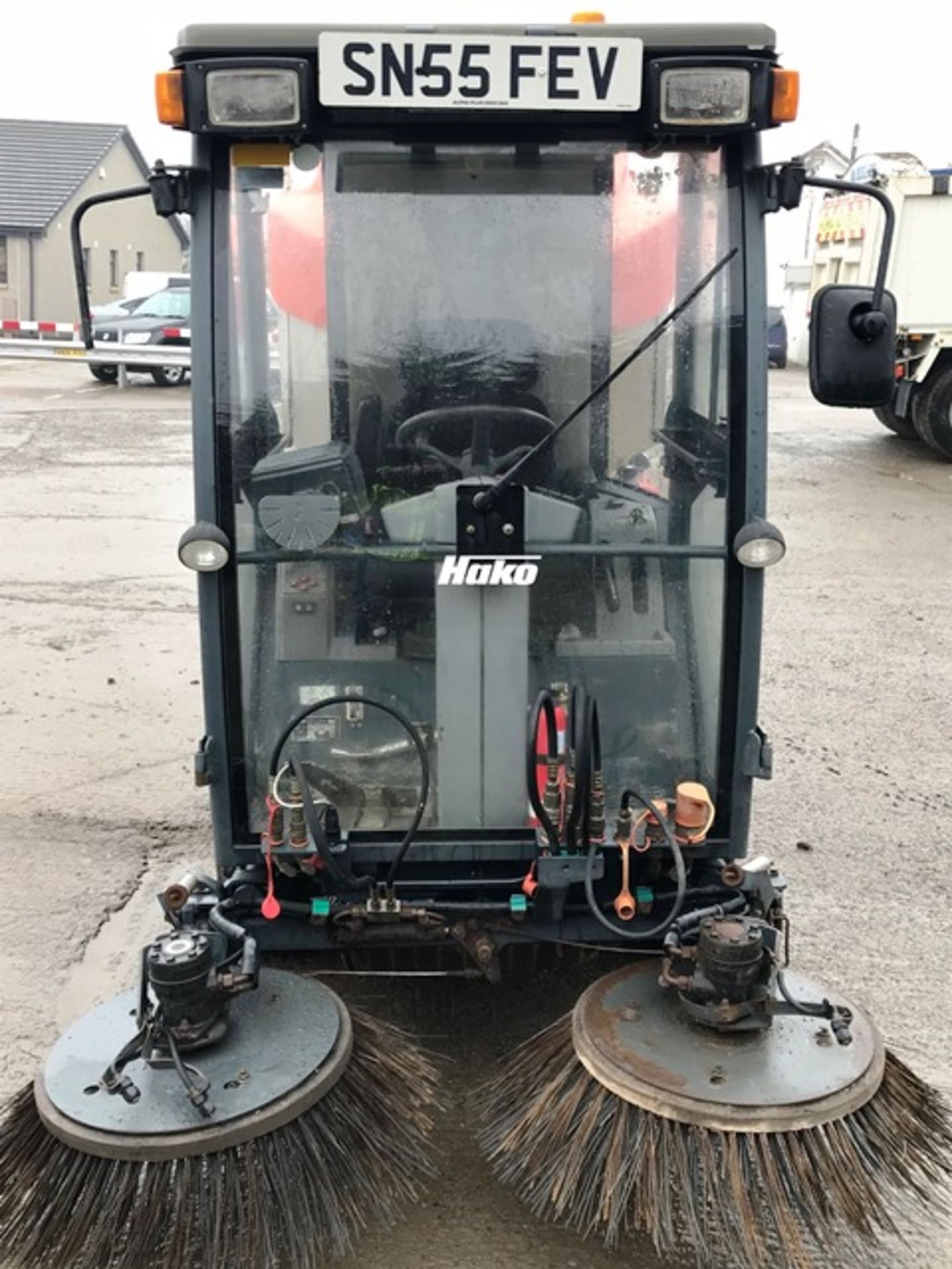 2005 HAKO SWEEPER, REG SN55FEV, S/N 143801500213, 130HRS (NOT VERIFIED), NEW ENGINE FITTED. - Image 2 of 5