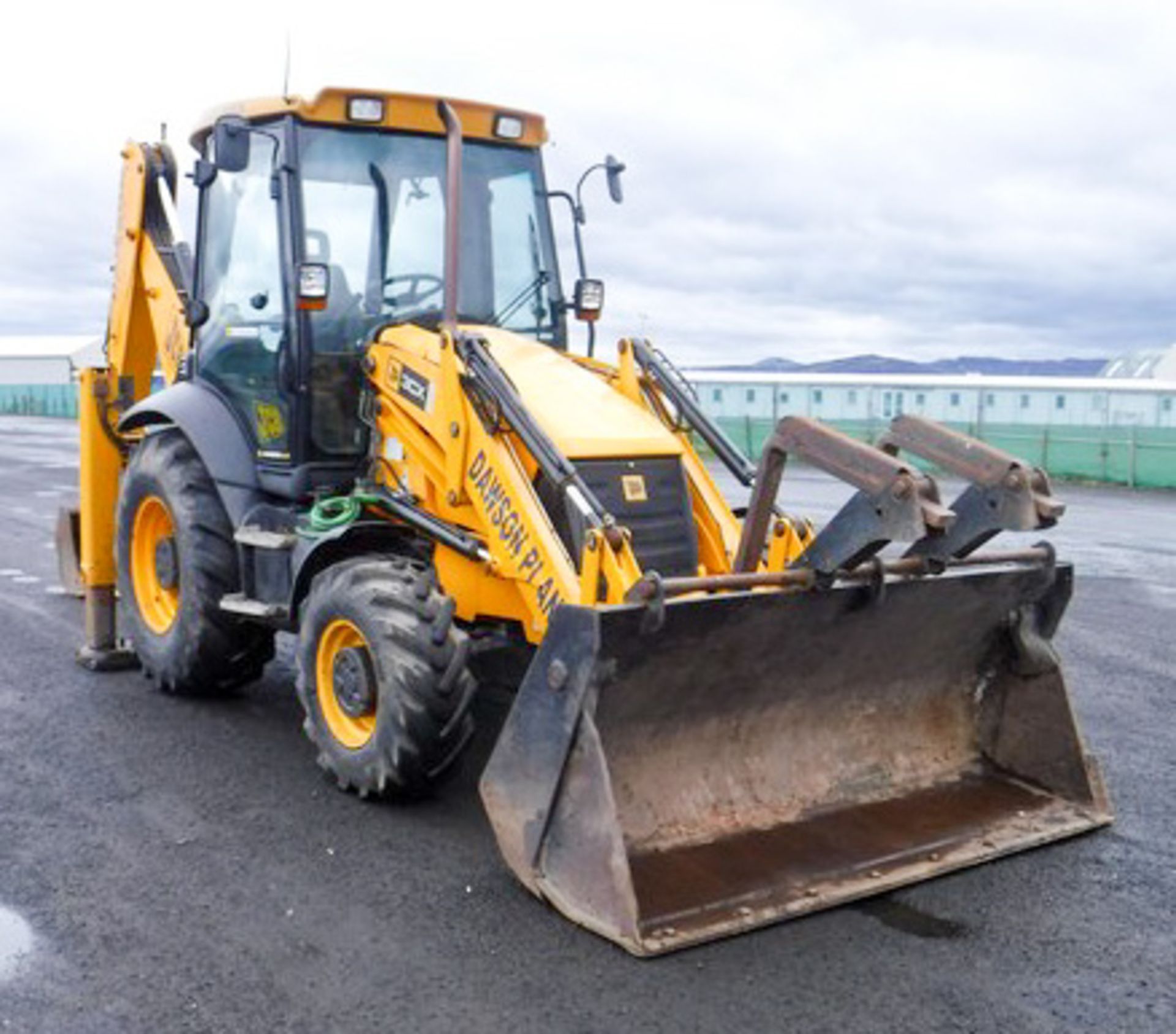 2010 JCB 3CX BACKHOE C/W 1 BUCKET. REG NO SF10 FLX. SN1706751. 5943 HRS (NOT VERIFIED). DOCUMENTS IN - Bild 12 aus 17