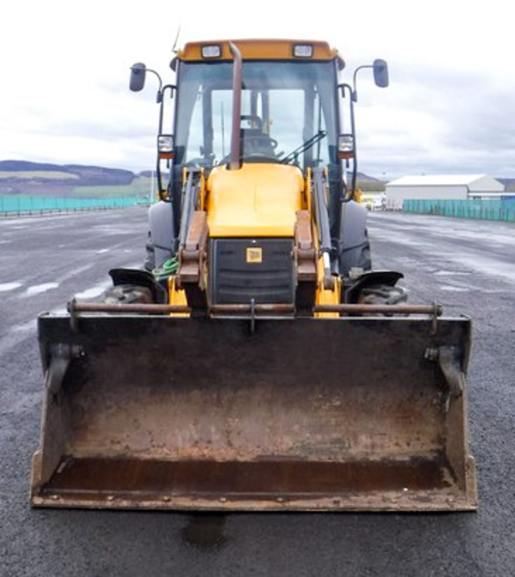 2010 JCB 3CX BACKHOE C/W 1 BUCKET. REG NO SF10 FLX. SN1706751. 5943 HRS (NOT VERIFIED). DOCUMENTS IN - Bild 11 aus 17