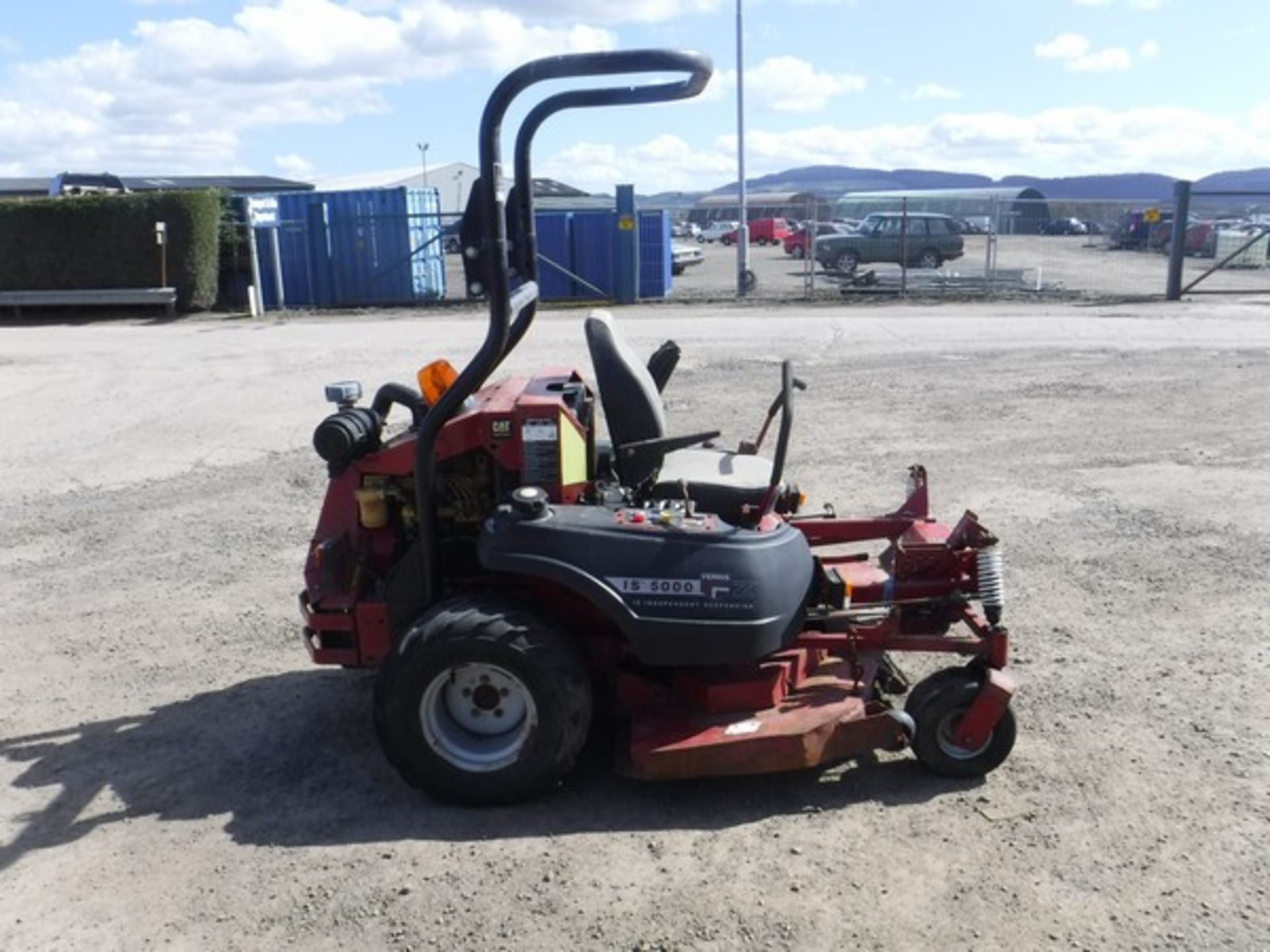 FERRIS IS50002 DIESEL ZERO TURN MOWER, 1079 HOURS, INDEPENDENT SUSPENSION, CAT ENGINE - Image 3 of 8