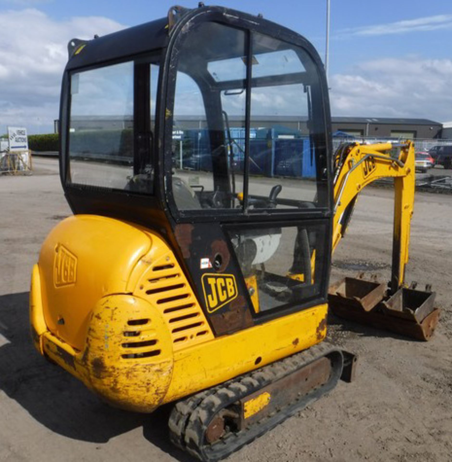 2005 JCB 801.5, S/N 175261M, 2261HRS (NOT VERFIED), C/W 3 BUCKETS, IMMOBILISER & 2 KEY FOBS - Image 13 of 17