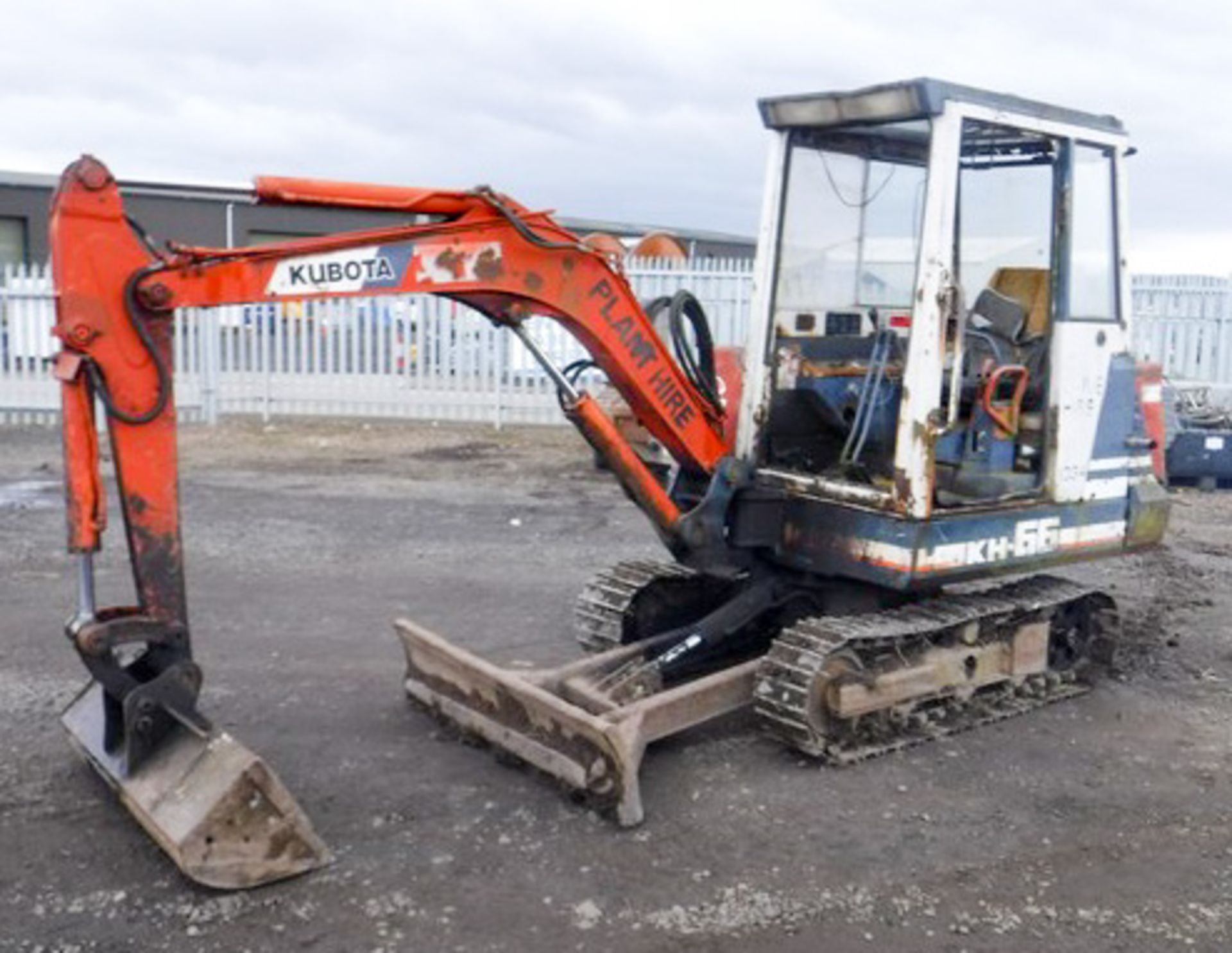 KUBOTA KH66 C/W 3 BUCKETS