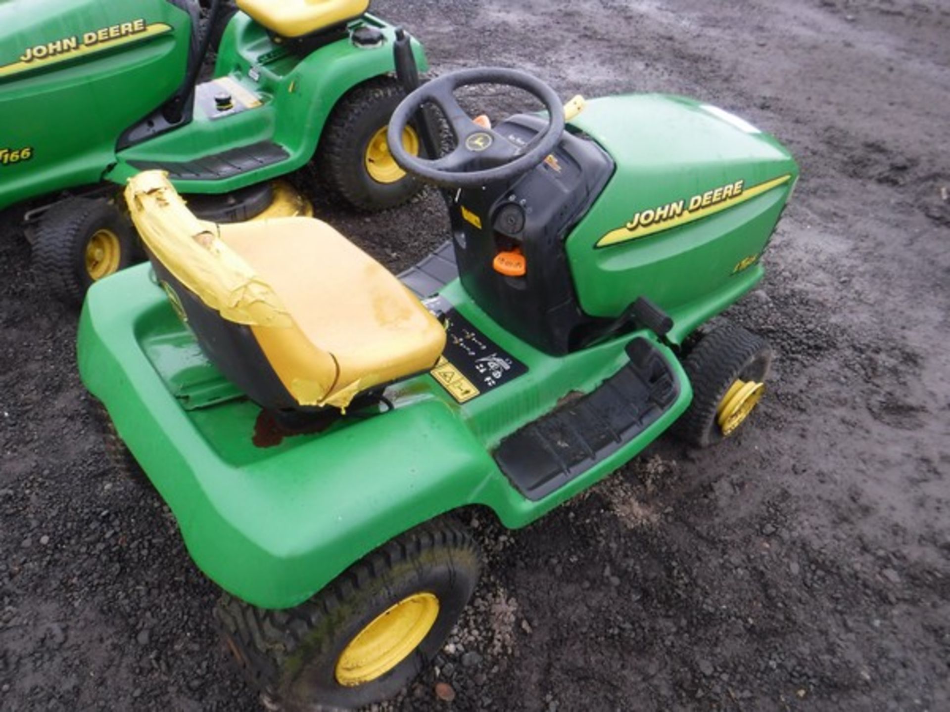 JOHN DEERE LT166 - Image 3 of 3