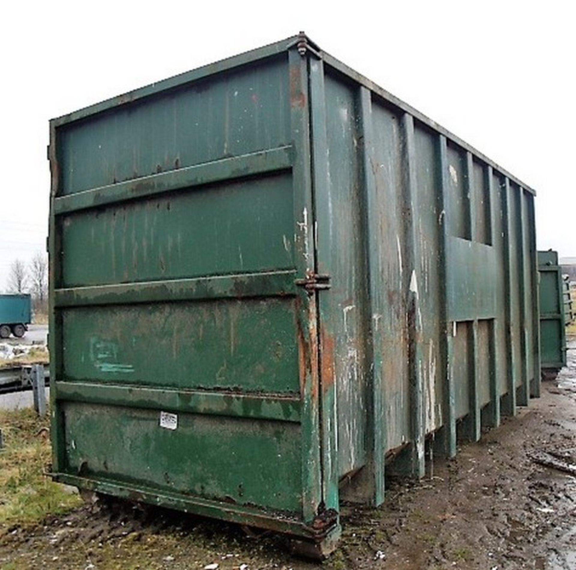 EXTRA HIGH OPEN TOP SKIP C/W ACCESS LADDER. SOLD FROM ERROL AUCTION SITE. VIEWING AND UPLIFT FROM L - Image 2 of 4