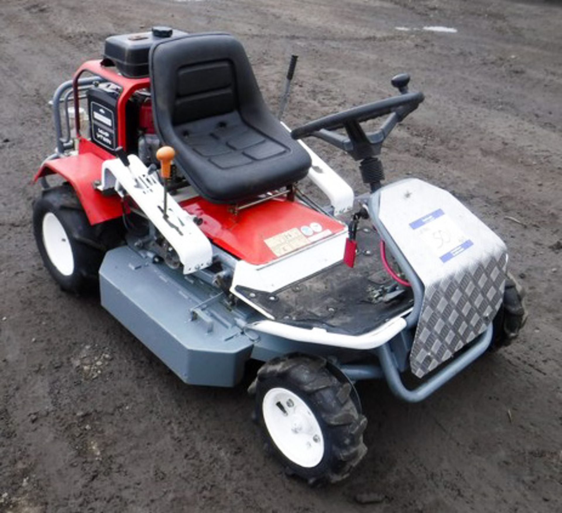 OREC HST CLIMBER BANK MOWER 14HP V TWIN ENGINE 40" CUT HYDROSTATIC DRIVE THIS MACHINE WILL CUT HEAVY - Bild 2 aus 8