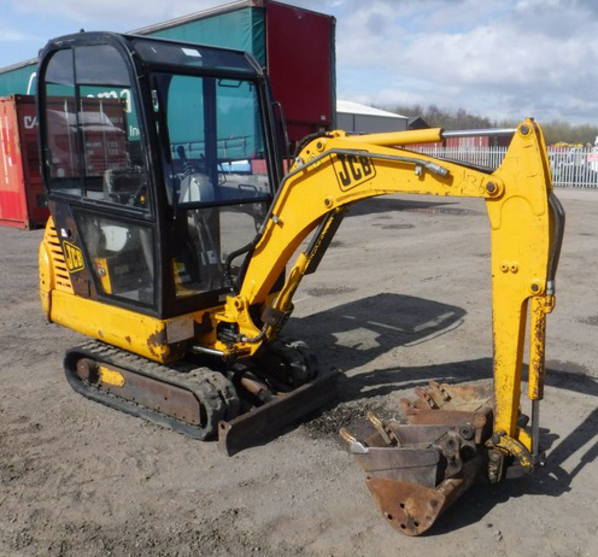 2005 JCB 801.5, S/N 175261M, 2261HRS (NOT VERFIED), C/W 3 BUCKETS, IMMOBILISER & 2 KEY FOBS - Image 11 of 17