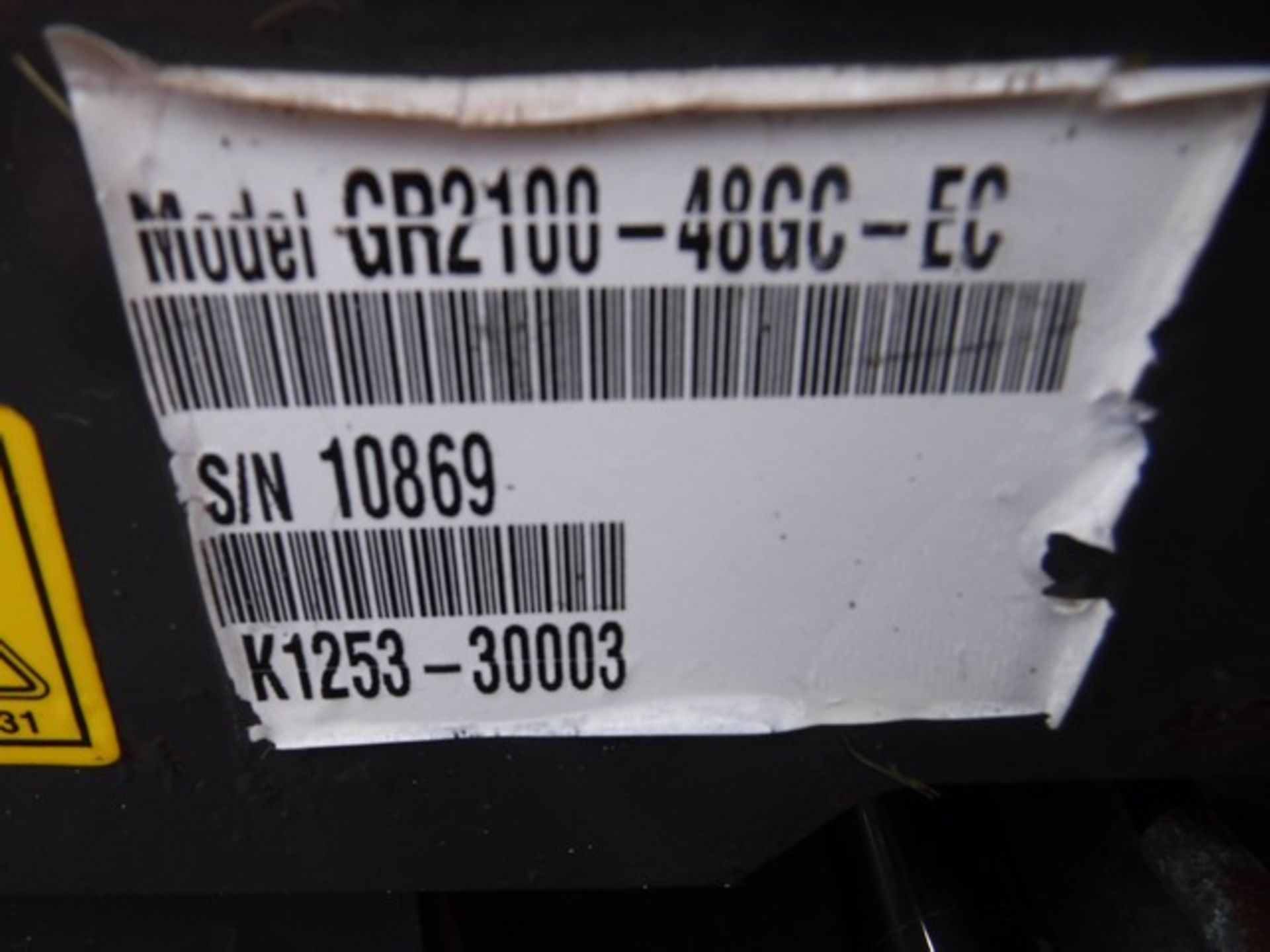 2005 KUBOTA GR2100EC DIESEL RIDE ON MOWER C/W 48" CUTTING DECK & COLLECTION 4WD S/N 10869 - Image 2 of 11