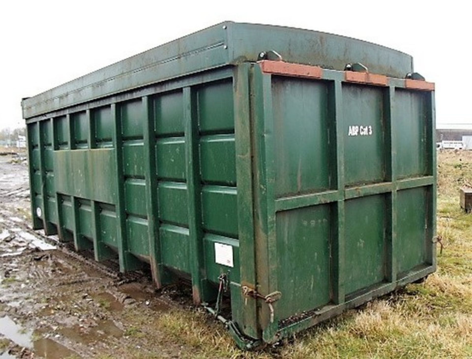 FOOD WASTE SKIP C/W ENCLOSED TOP. MANUFACTURED BY C F BOOTH. SOLD FROM ERROL AUCTION SITE. VIEWING A - Bild 4 aus 4